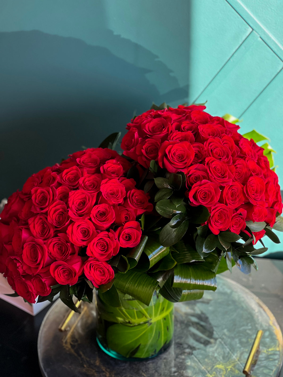 100 Red Roses in a Vase | Luxury Roses Miami
