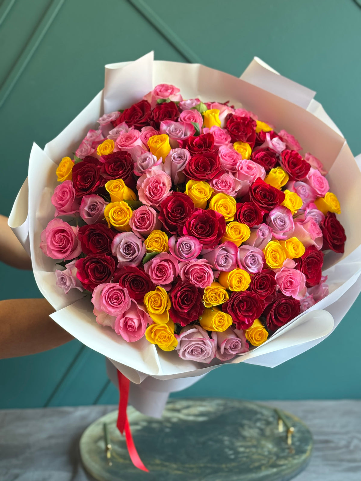 100 mixed color roses bouquet in Miami