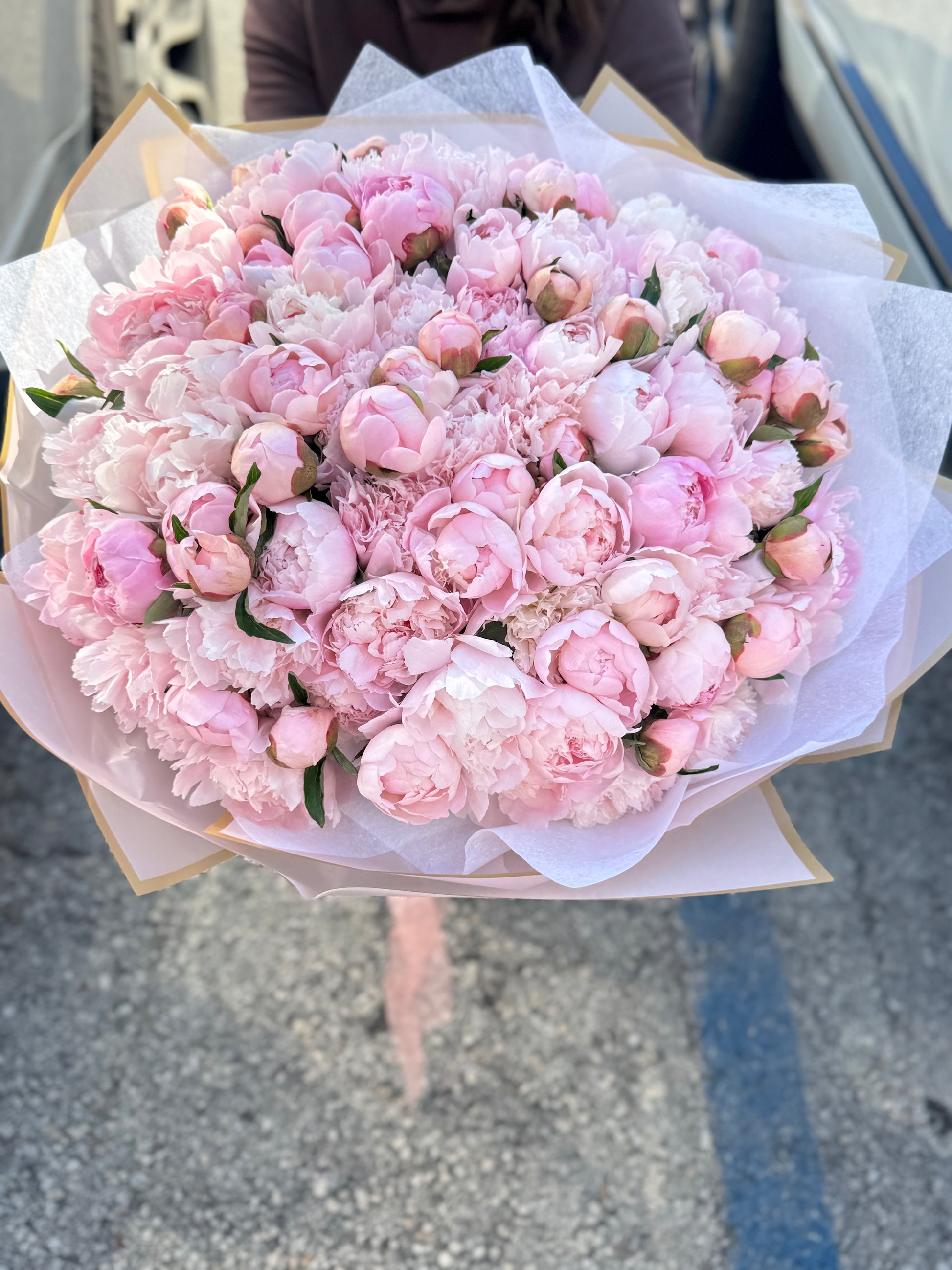 100 pink peonies bouquet handcrafted in Miami