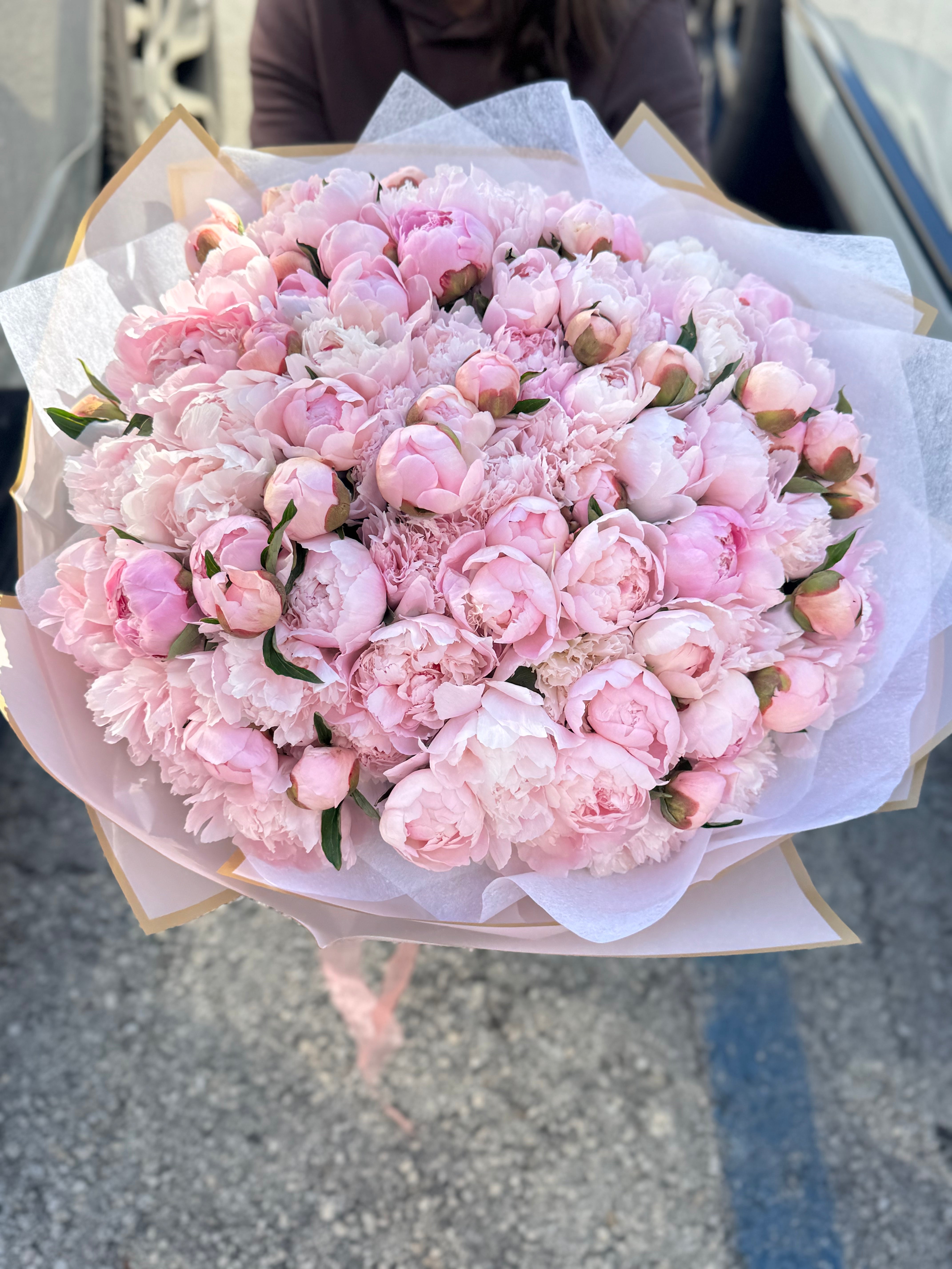 100 premium pink peonies luxury bouquet Miami