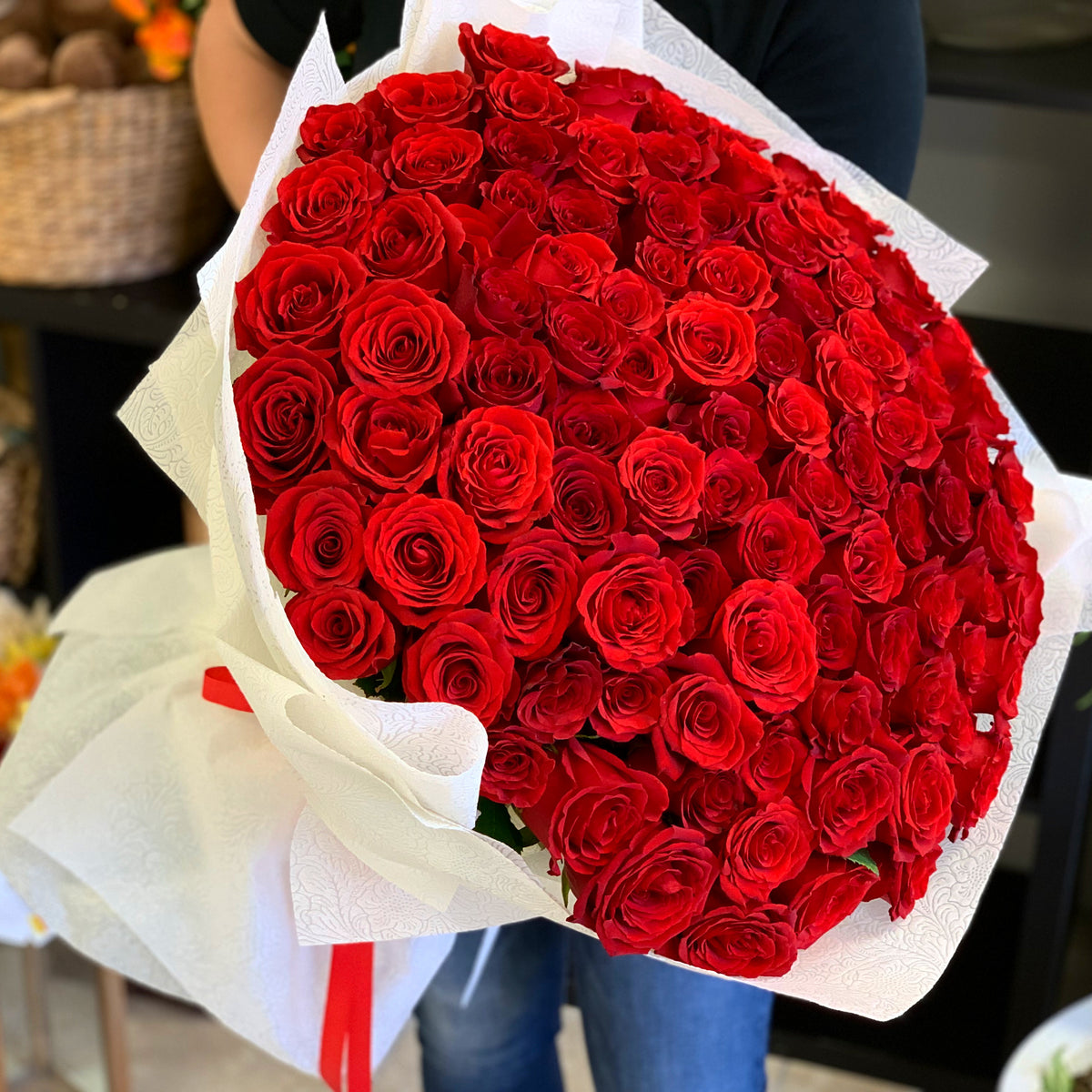 100 red roses 