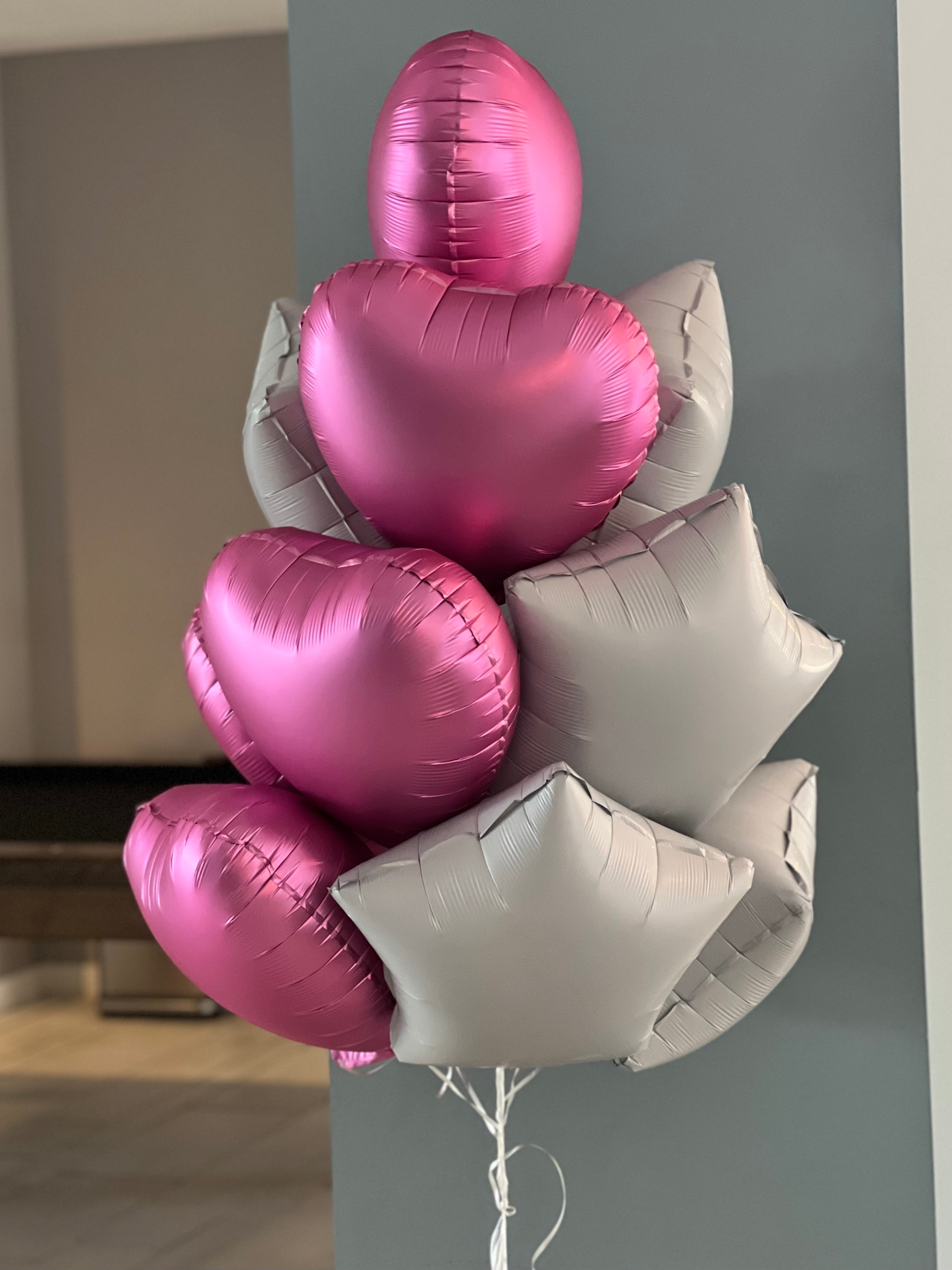 12 pink and white balloons bouquet for birthdays and celebrations