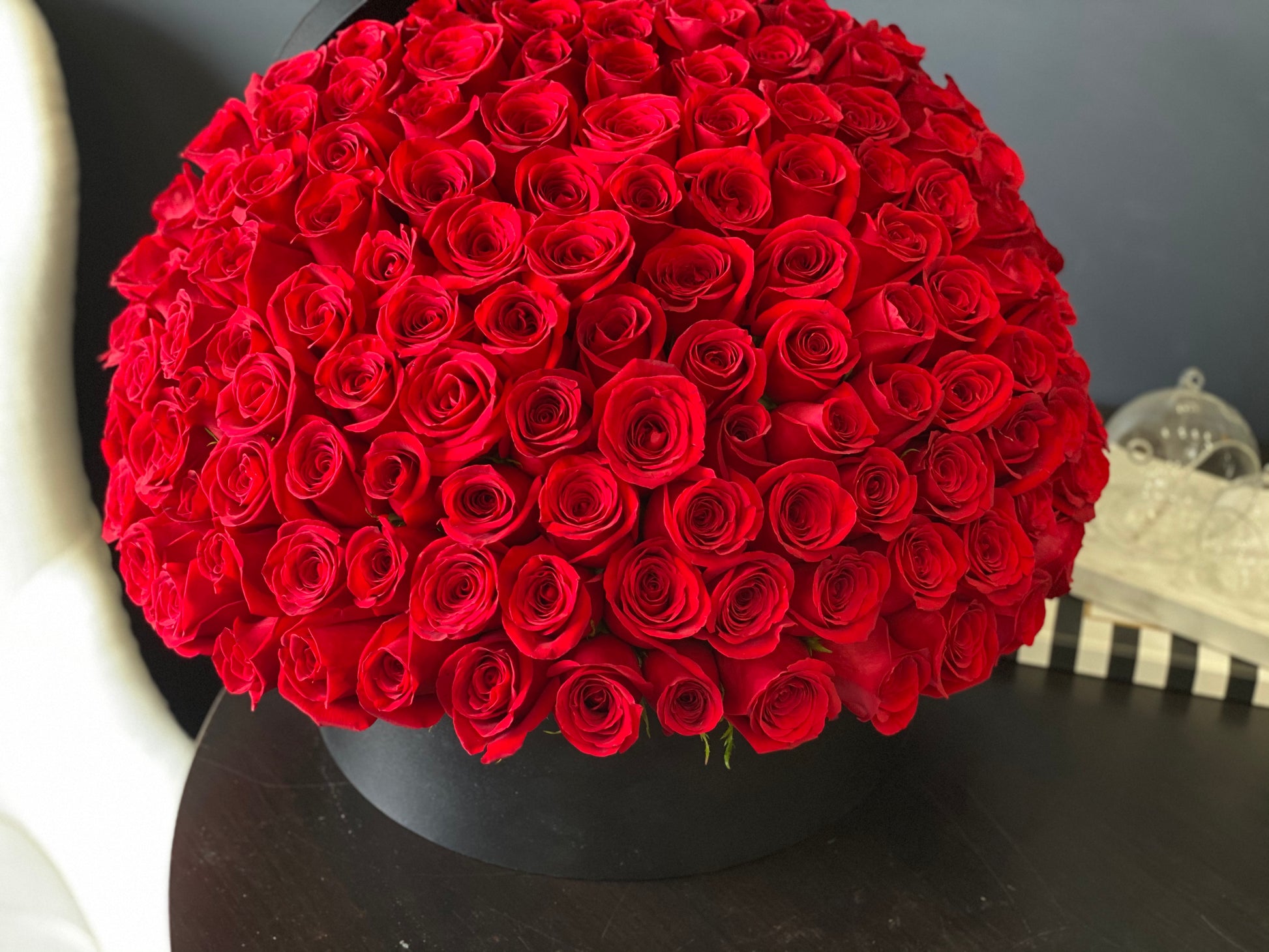 150 red roses luxury gift arrangement with black box and lid