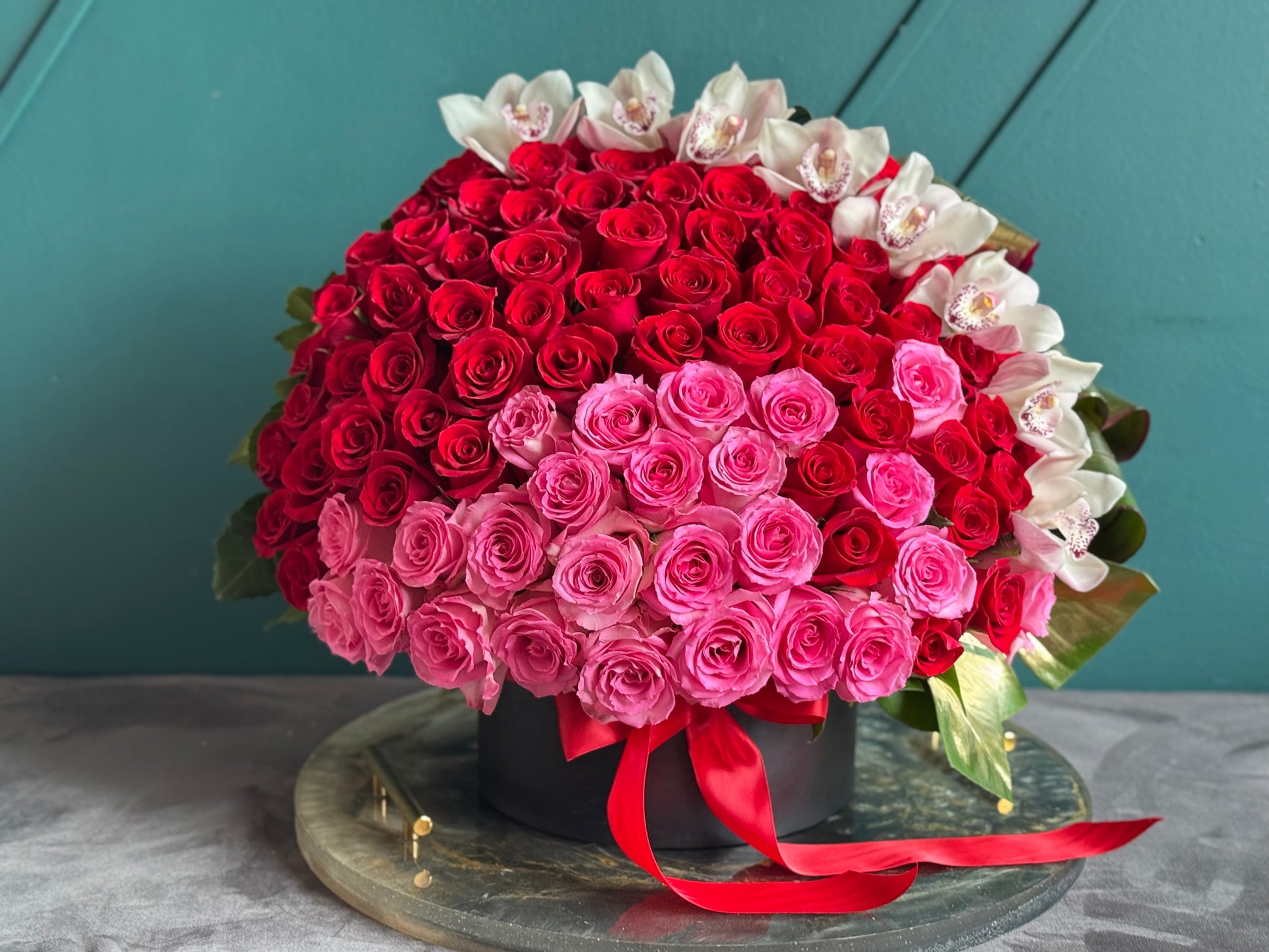 150 roses luxury romantic flower arrangement in Miami Beach