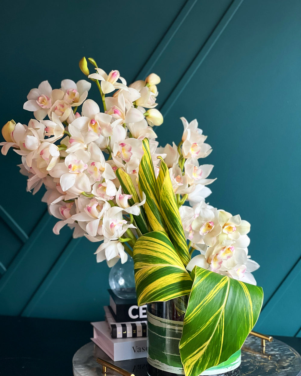 INTERIOR ARRANGEMENTS