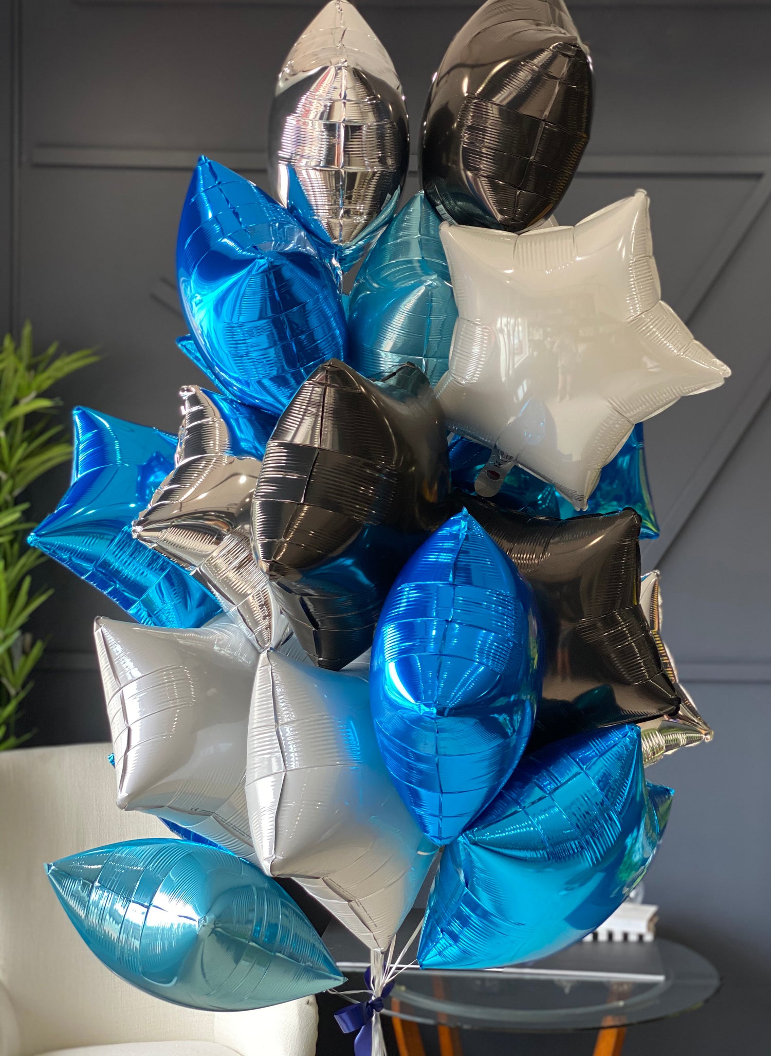 2 dozen blue silver and white balloon bouquet for delivery in Miami