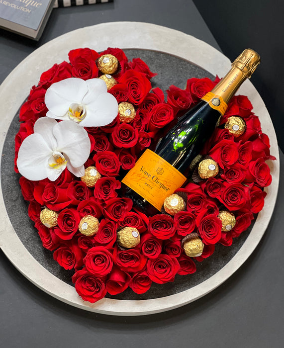 Hearts And Kiss | Red Roses Arrangement In Custom Round Tray