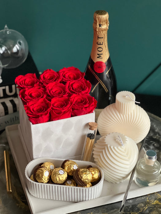 Combo-Gift set with preserved roses, champagne, 2 large candles and chocolates