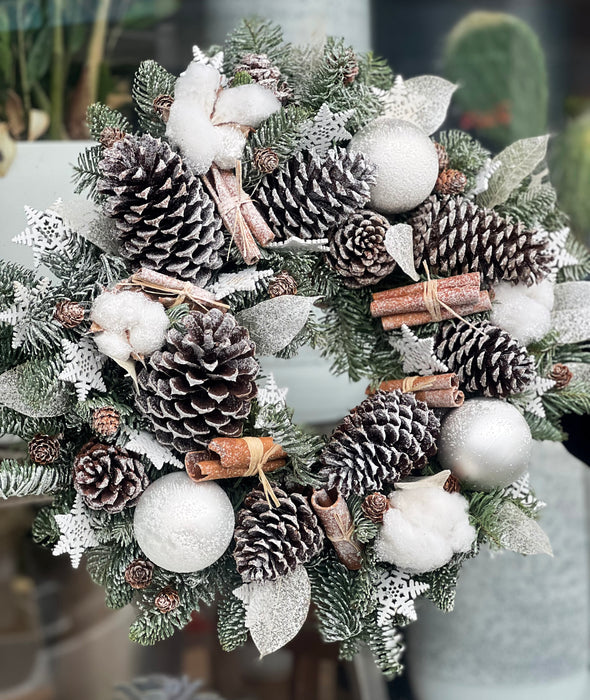 Snowy White Wreath