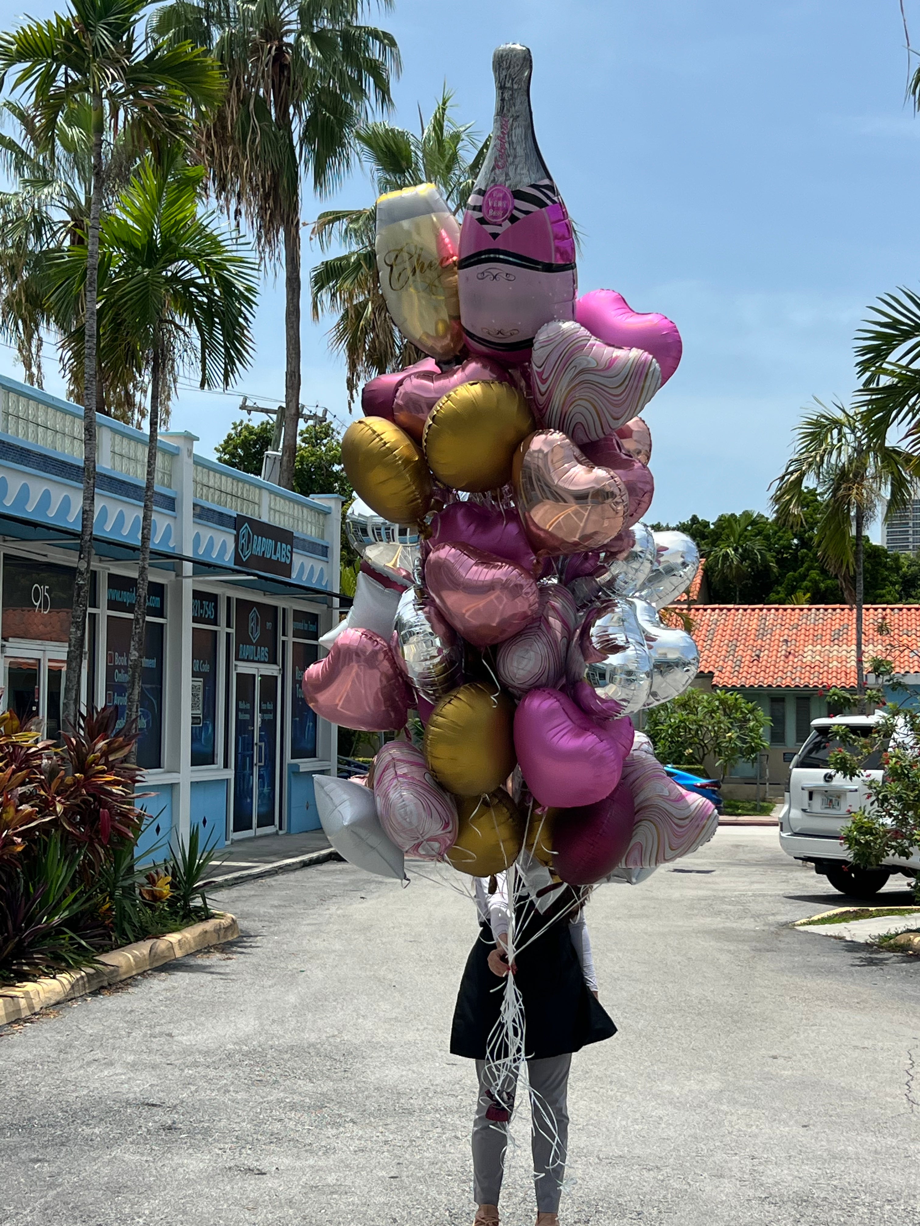 50 Happy Birthday balloons for delivery in Miami
