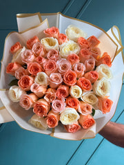 50 roses bouquet Miami with peach cream and white garden roses