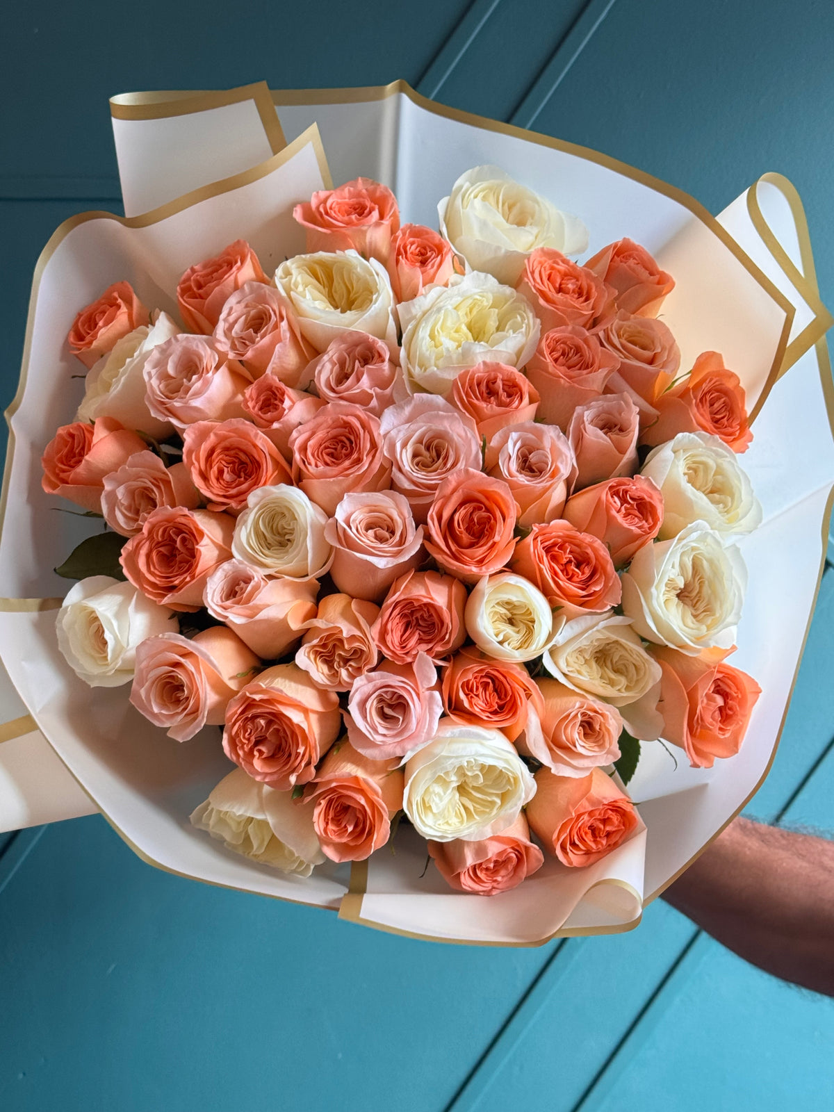 50 roses bouquet Miami with peach cream and white garden roses