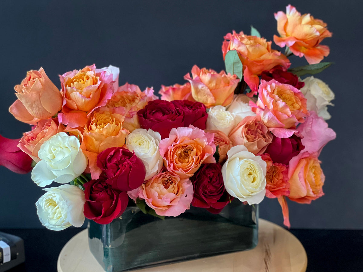 65 to 70 garden roses luxury flower arrangement Miami