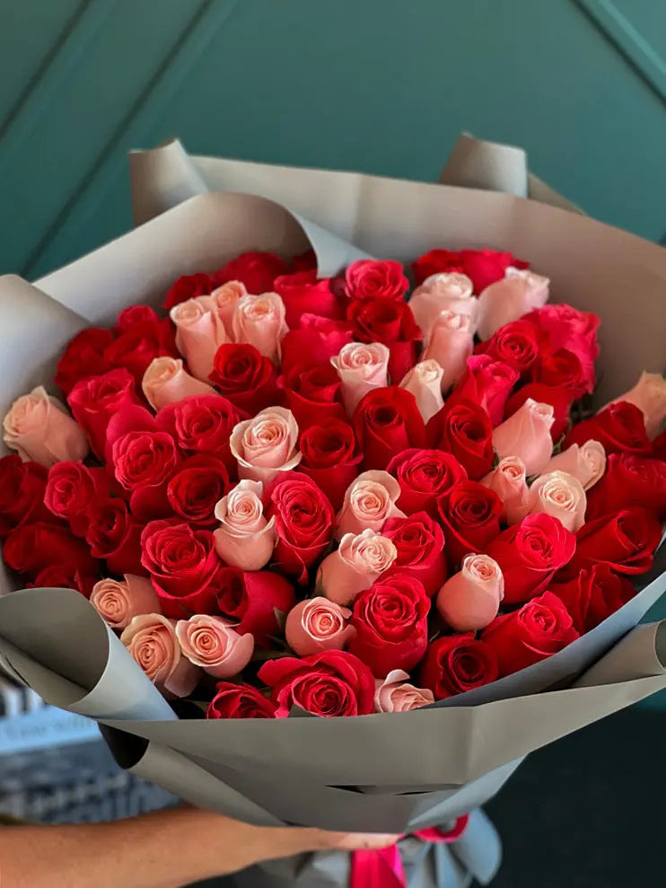 Beautiful red and pink rose bouquet for special occasions in Miami
