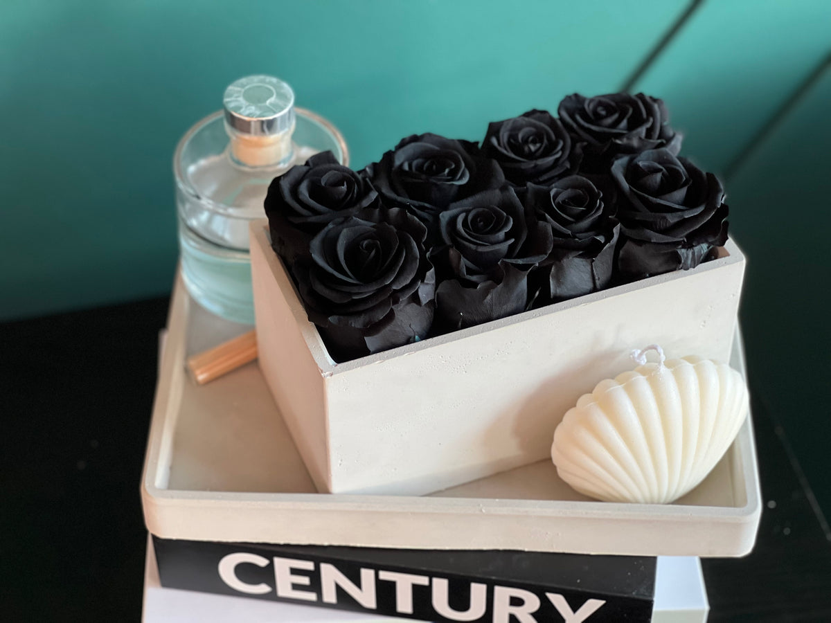 Black preserved rose gift arrangement by Luxury Flowers Miami