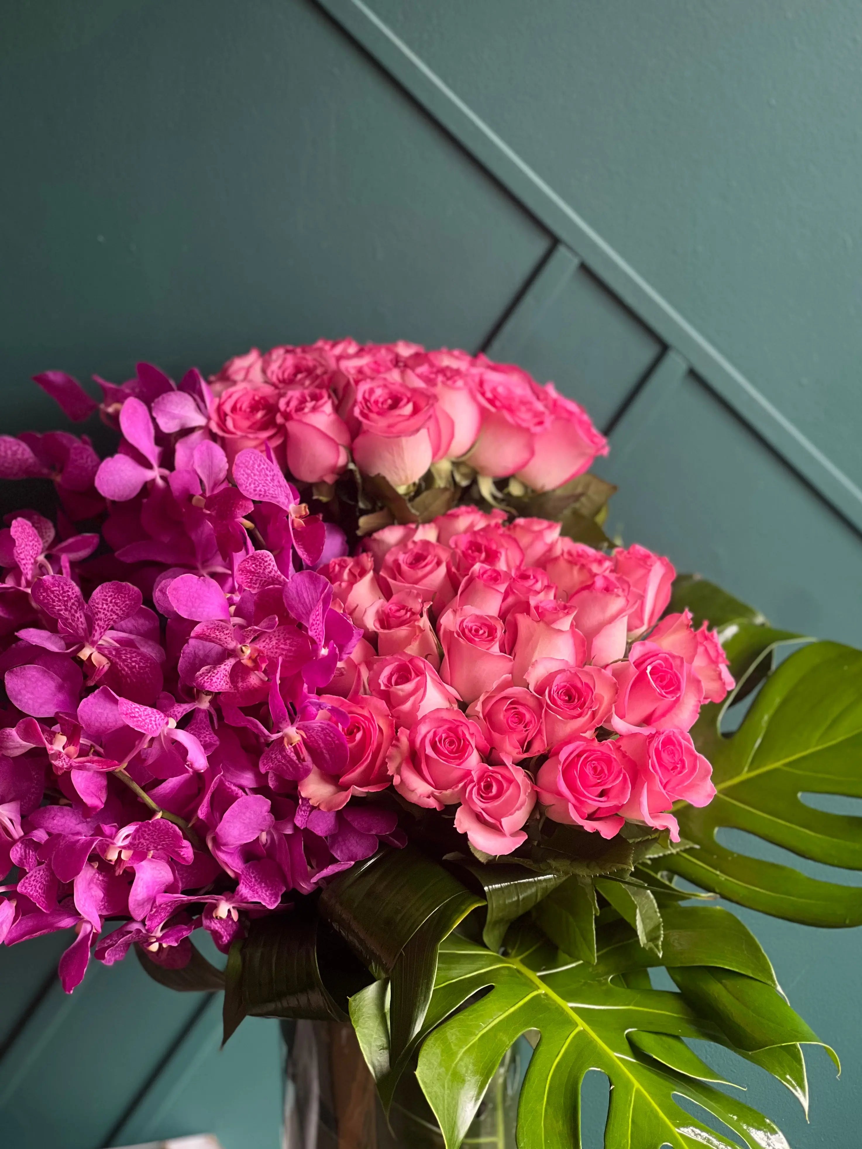 Elegant tropical floral design