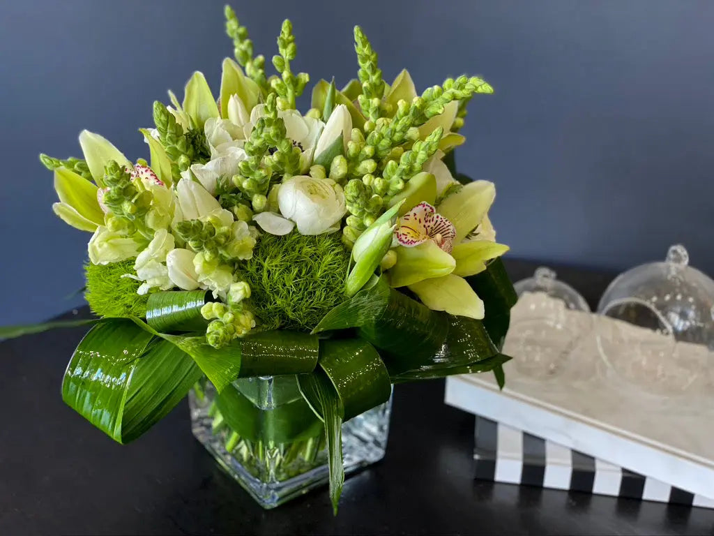 Elegant white flower arrangement for gifts and events in Miami