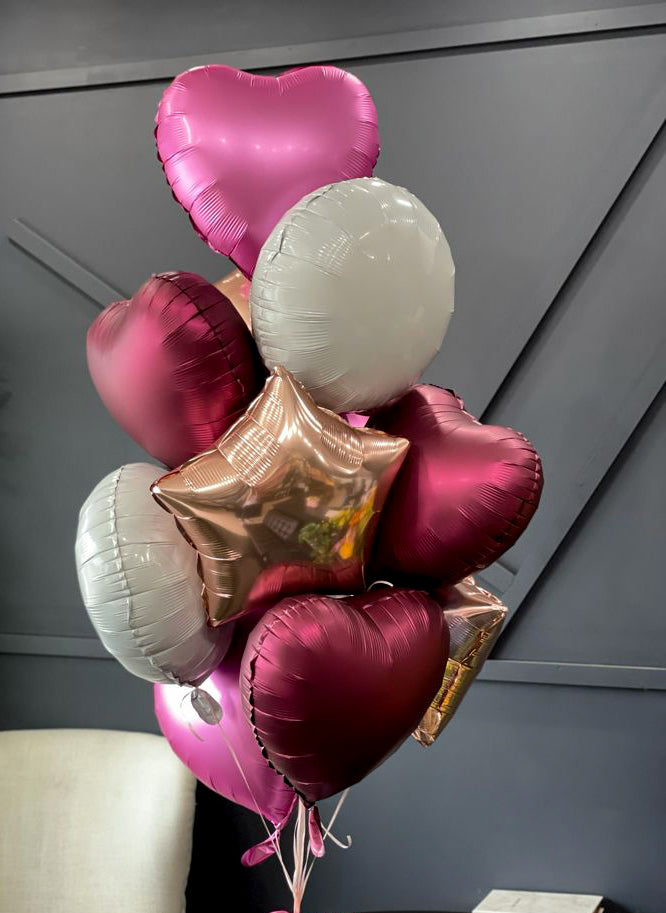 Flower and balloon delivery gift with assorted balloons in Miami