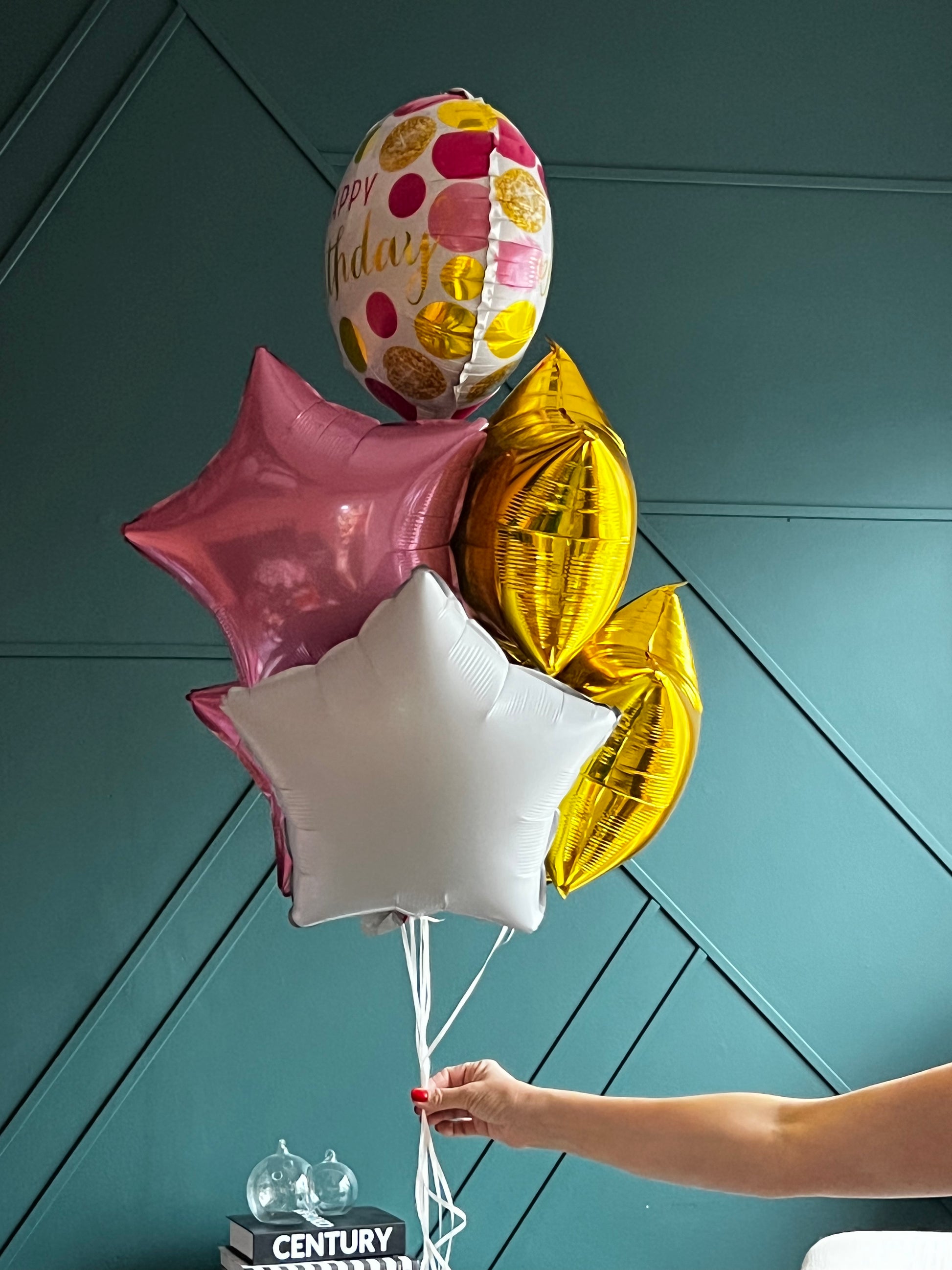 Gold star and pink birthday balloons for Miami delivery