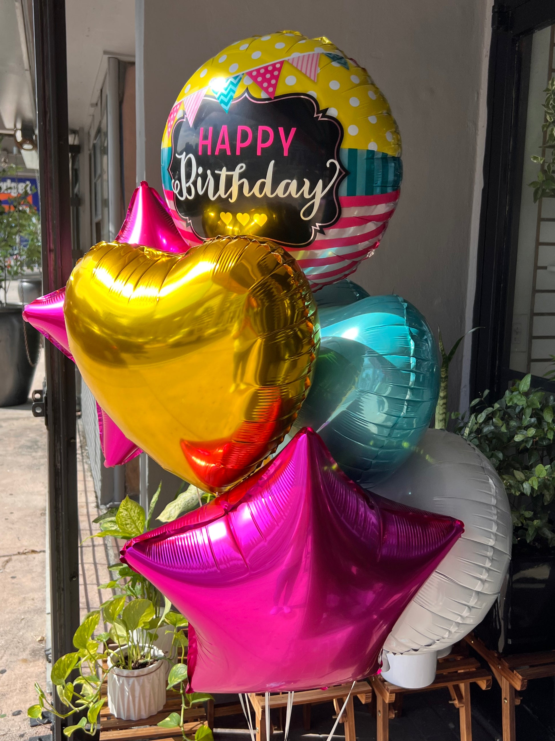 Happy Birthday balloon bouquet for party decorations in Miami