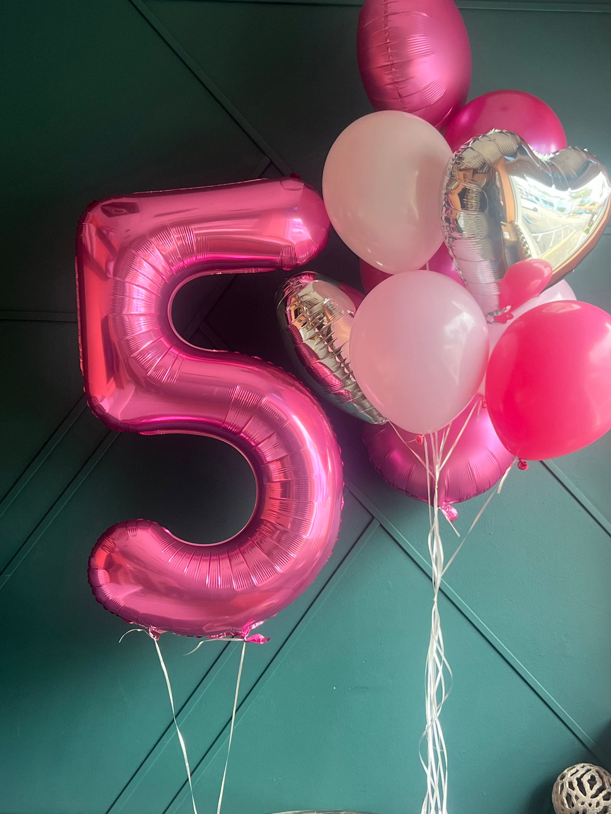 Hot pink number balloon bouquet with helium balloons Miami