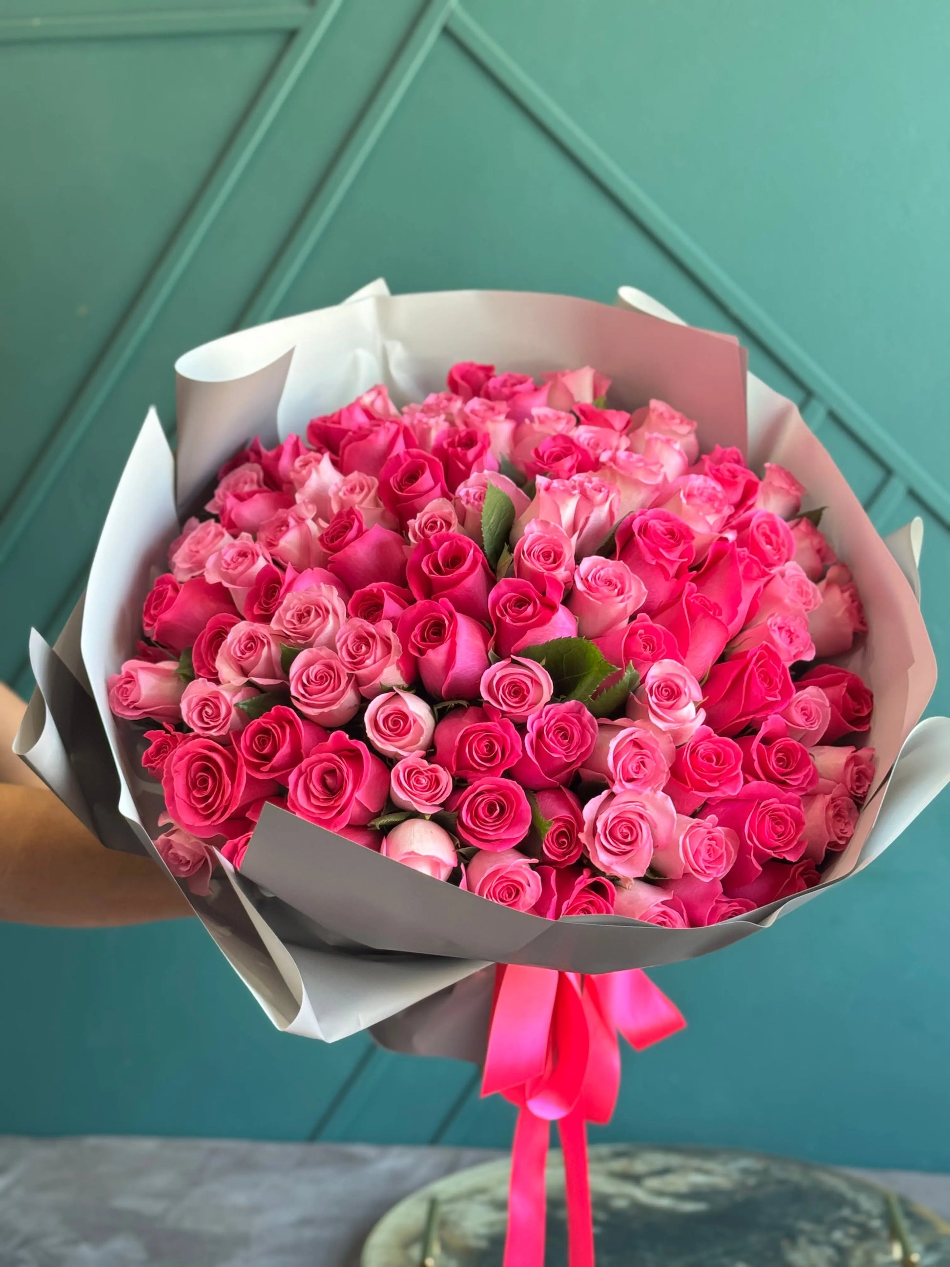 100 Pink Roses Bouquet | Luxury Hot & Light Pink Roses buy online Luxury Flowers Miami