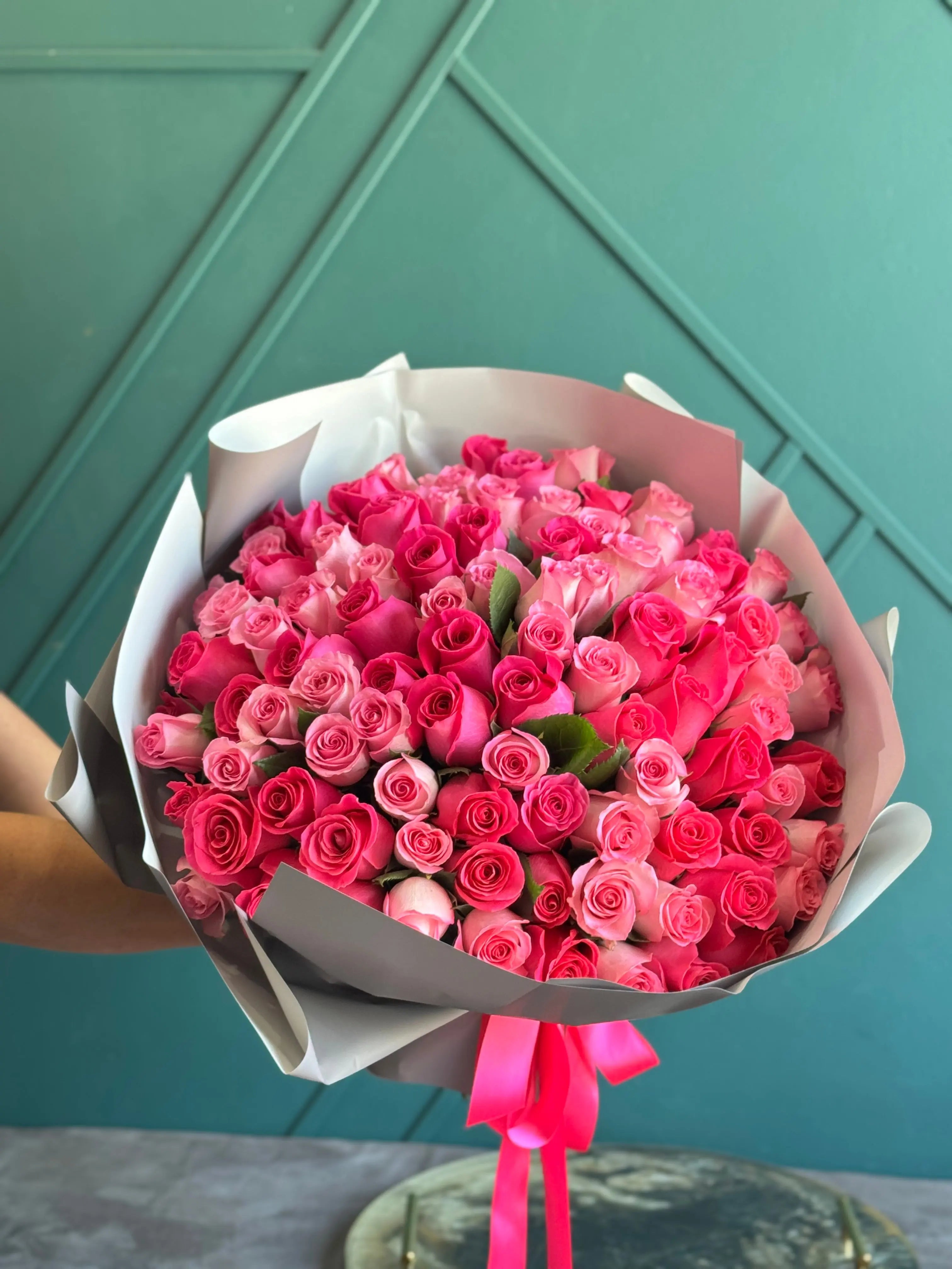 100 Pink Roses Bouquet | Luxury Hot & Light Pink Roses buy online Luxury Flowers Miami