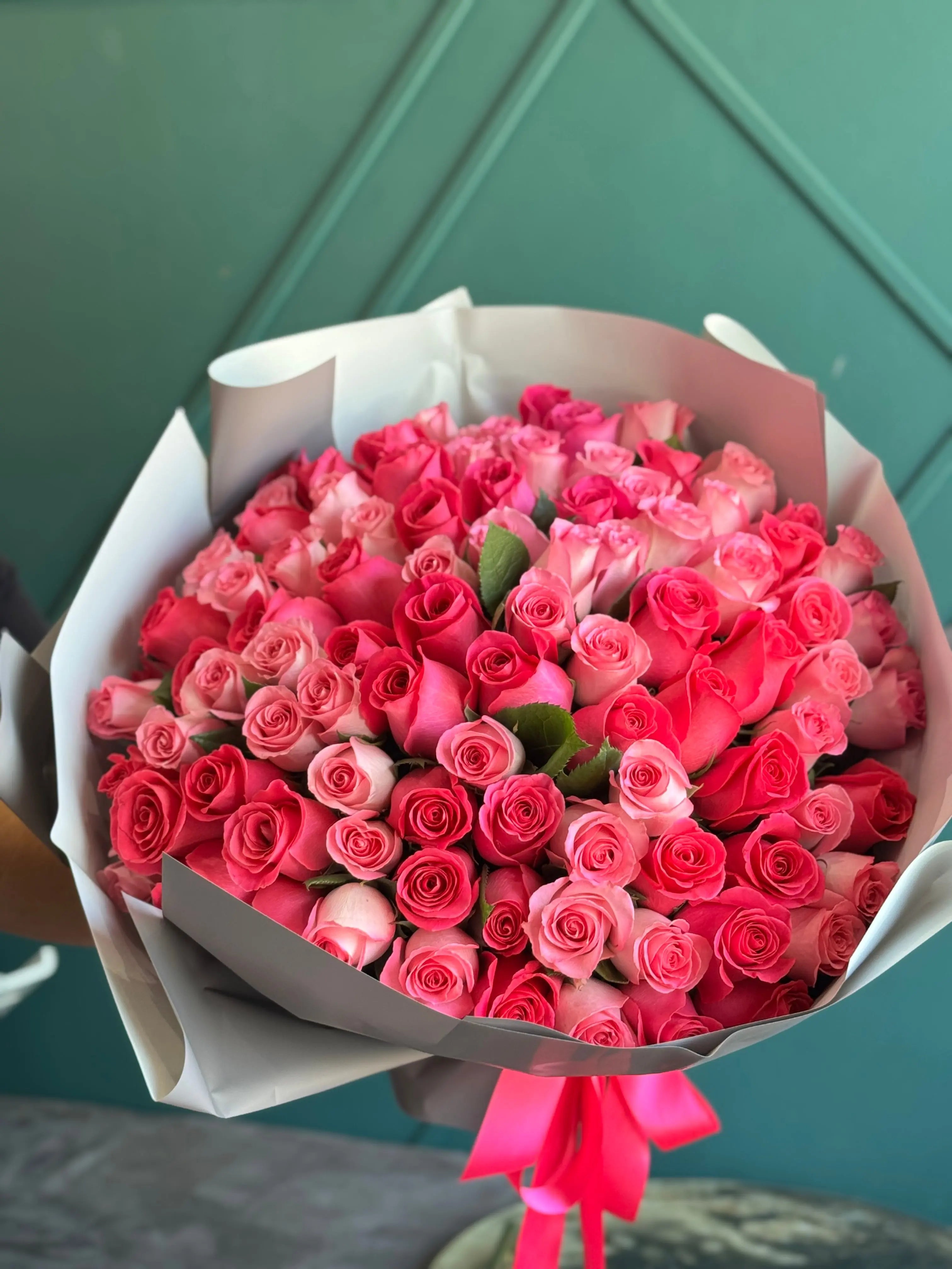 100 Pink Roses Bouquet | Luxury Hot & Light Pink Roses buy online Luxury Flowers Miami