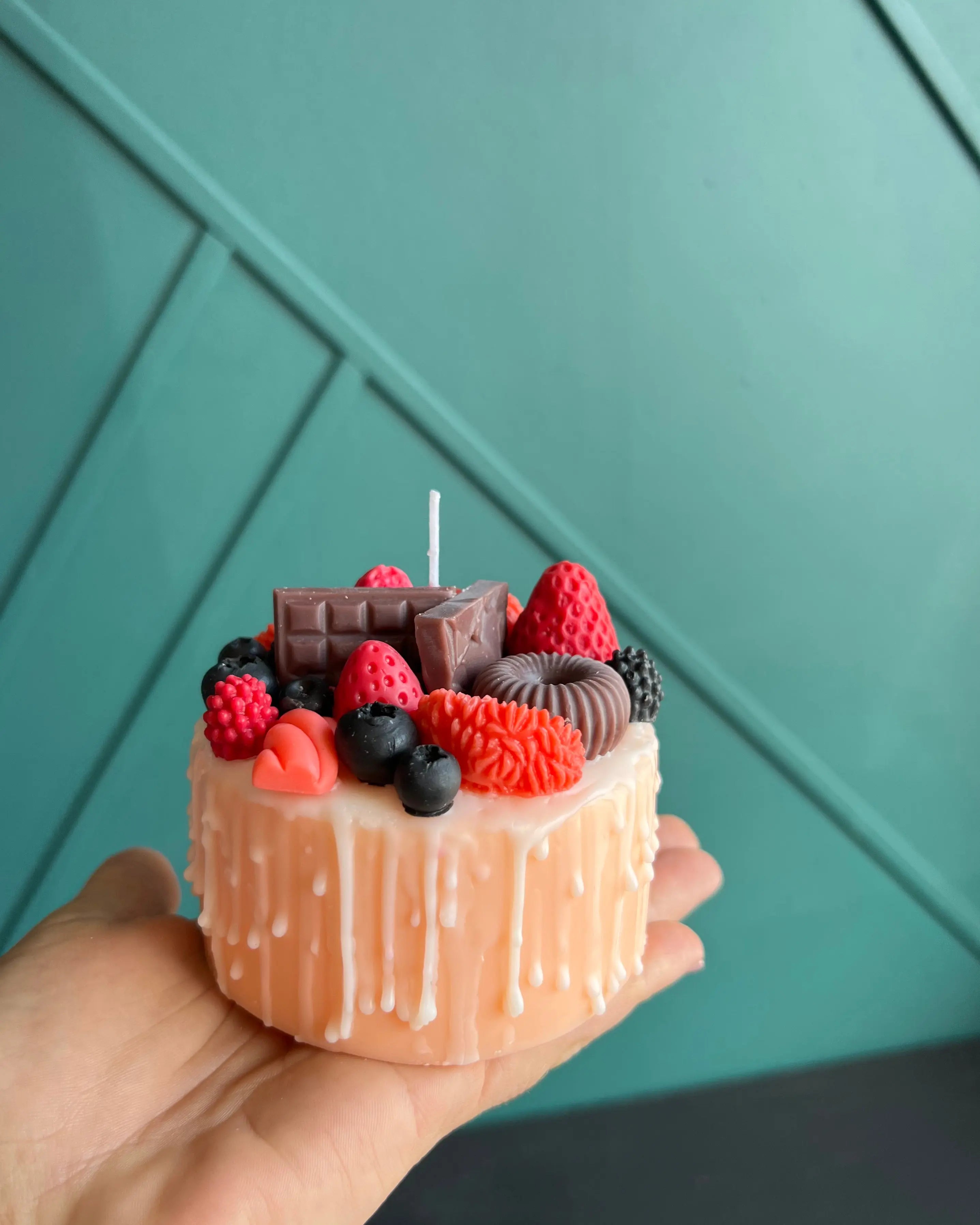 Dessert Cake Candle | Handmade Soy Wax Candle with Berries & Chocolate buy online Luxury Flowers Miami