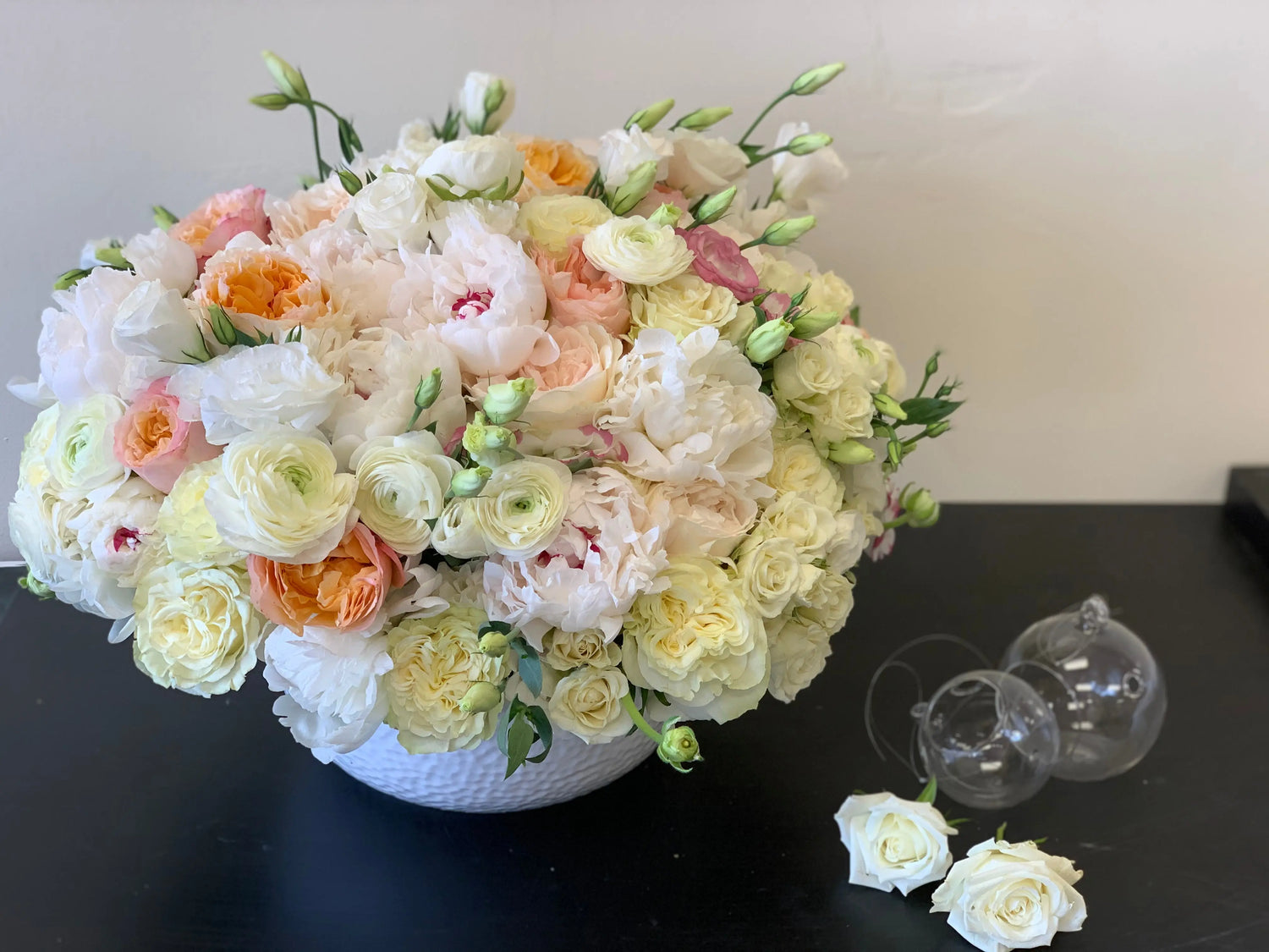 Garden Elegance | Luxury Flowers Miami buy online Luxury Flowers Miami