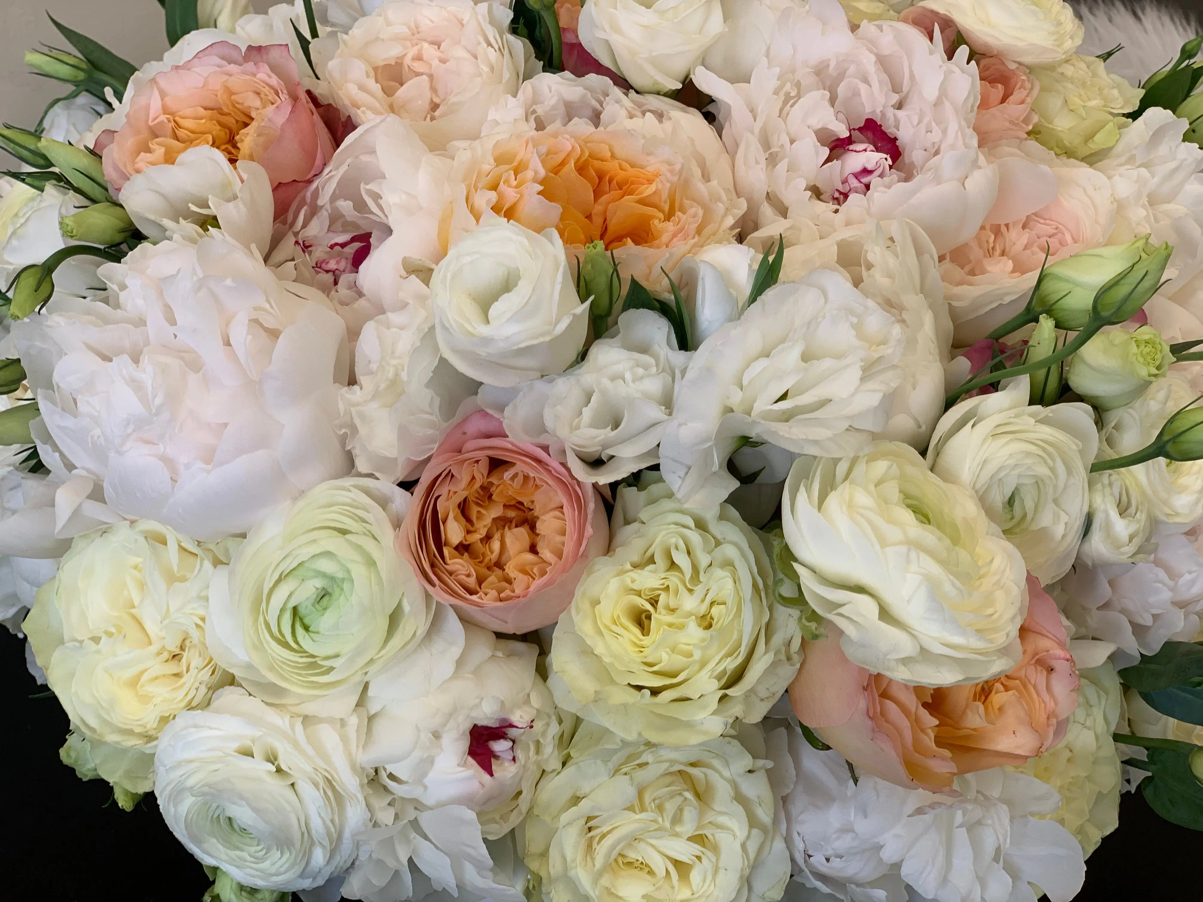 Garden Elegance | Luxury Flowers Miami buy online Luxury Flowers Miami