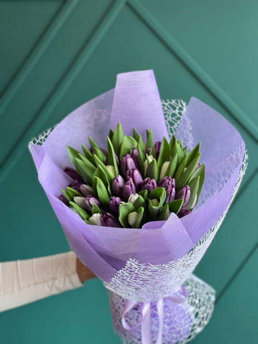 50 White And Lavender Tulips Bouquet