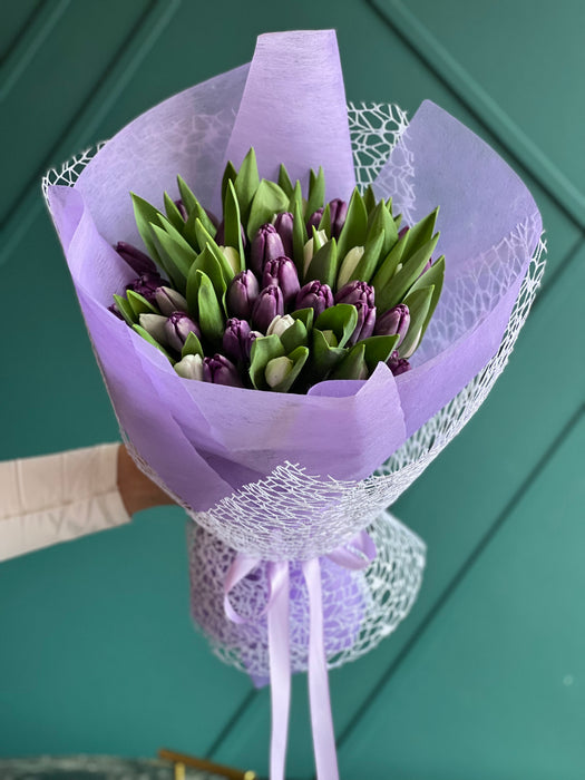 50 White And Lavender Tulips Bouquet
