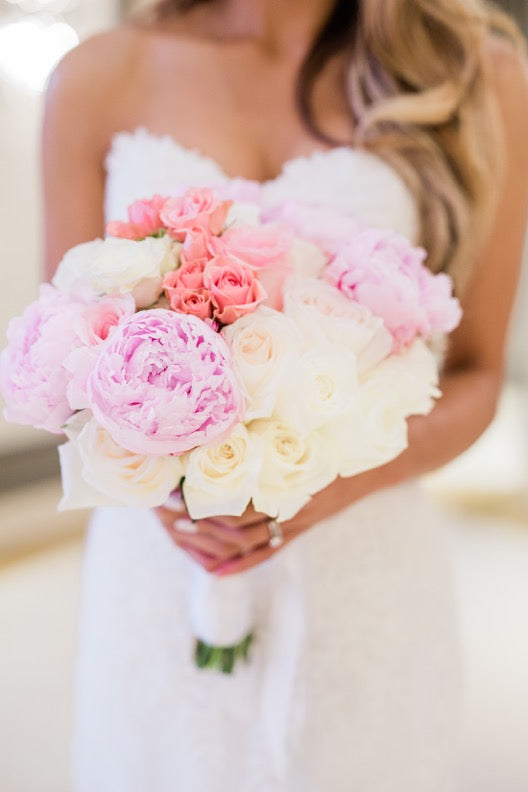 Elegant wedding flowers and bridal bouquet