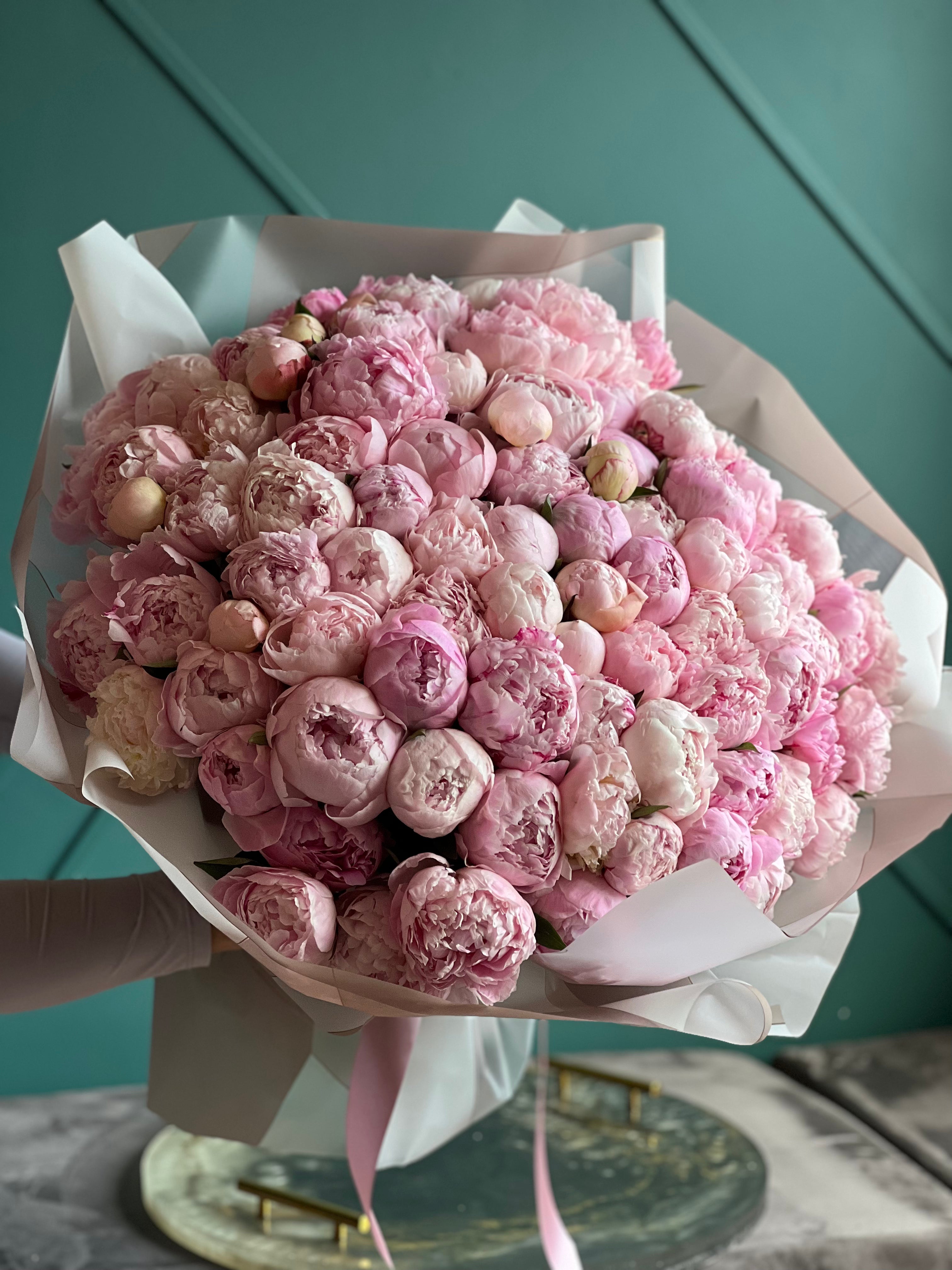 100 Pink Peonies Bouquet – Luxury Peony Delivery Miami