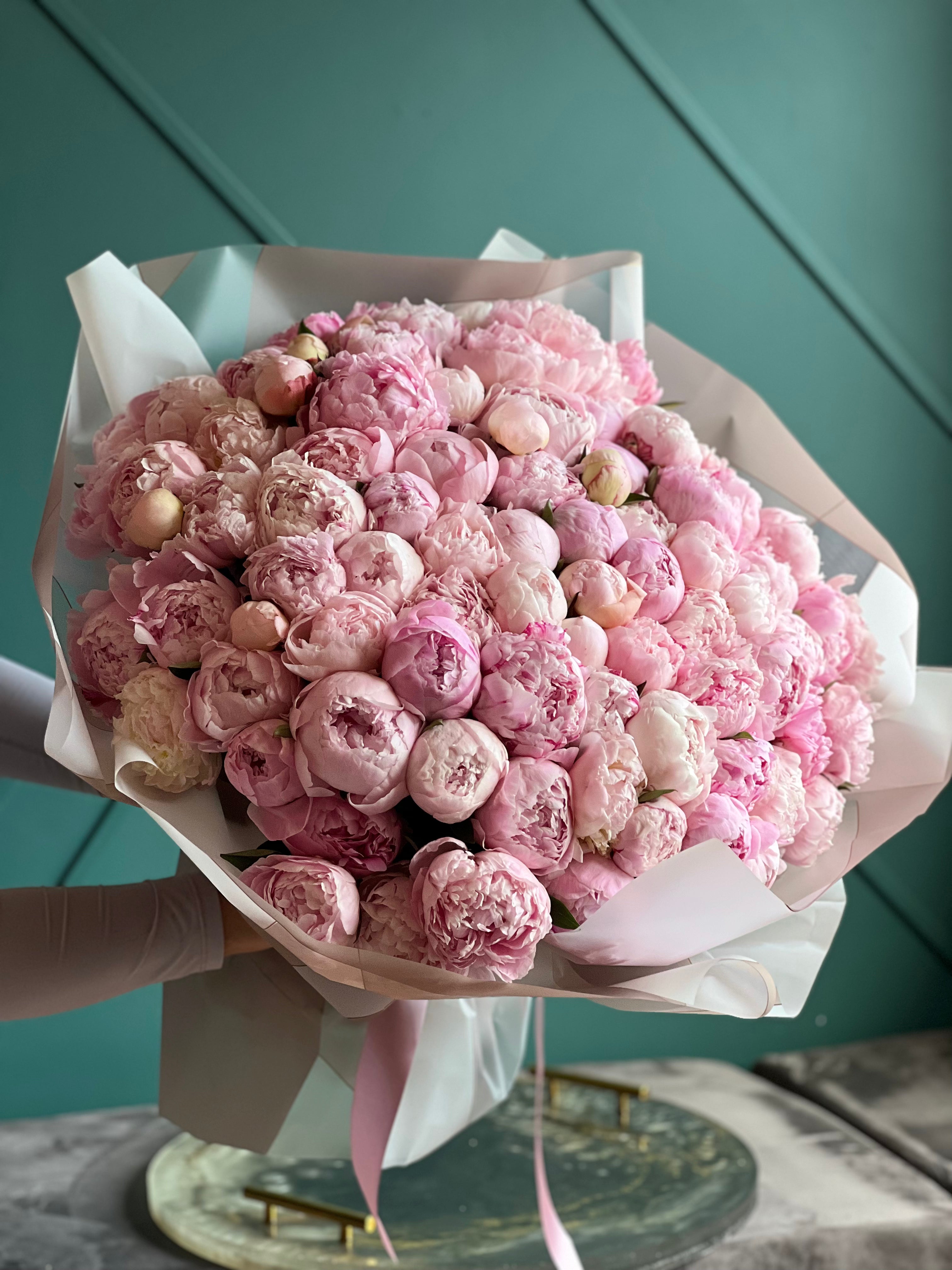 100 Pink Peonies Bouquet – Luxury Peony Delivery Miami