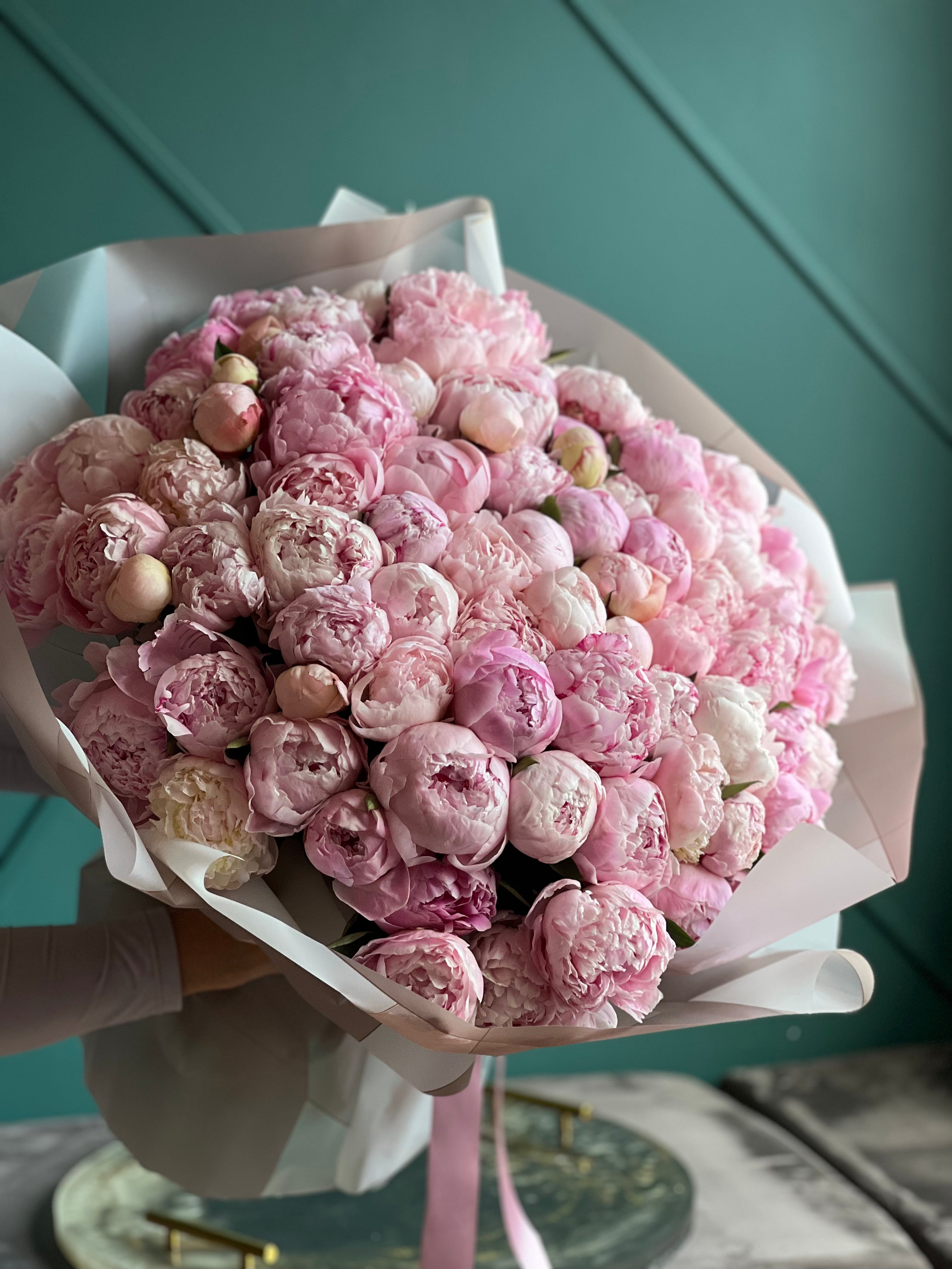 100 Pink Peonies Bouquet – Luxury Peony Delivery Miami