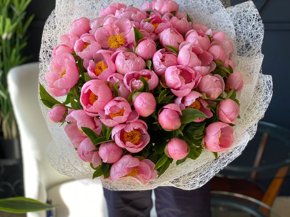 Luxury peonies for birthday flower delivery in Miami