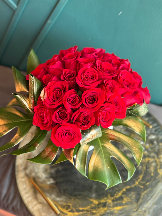 3 Dozen (36 roses) Red Roses In A Vase