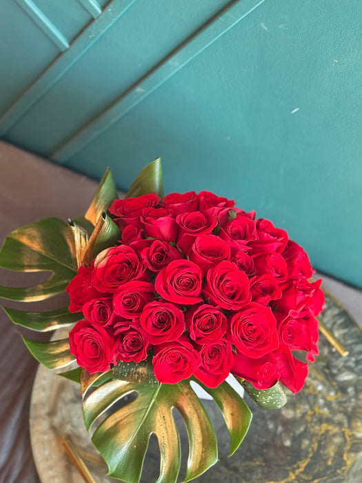 3 Dozen (36 roses) Red Roses In A Vase