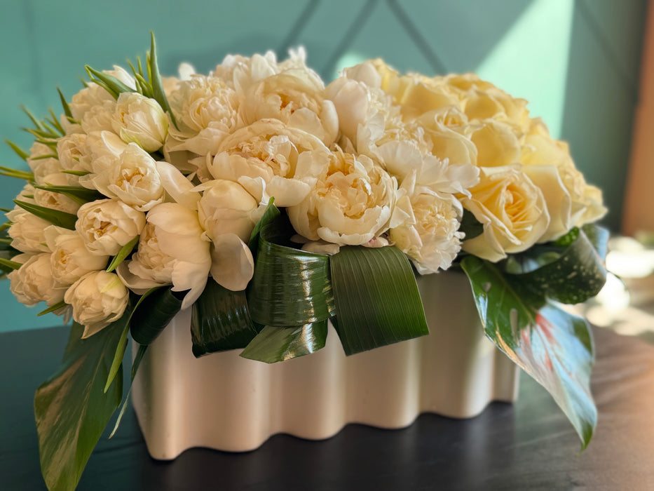 LUXURY FLOWER DESIGN WITH PEONIES, ROSES AND TULIPS