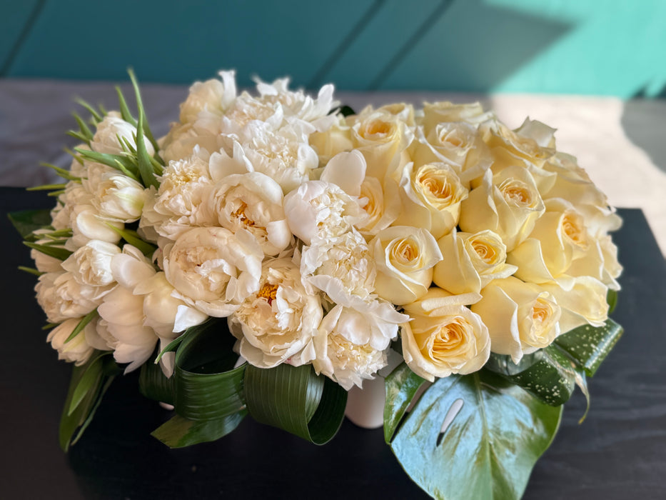 LUXURY FLOWER DESIGN WITH PEONIES, ROSES AND TULIPS