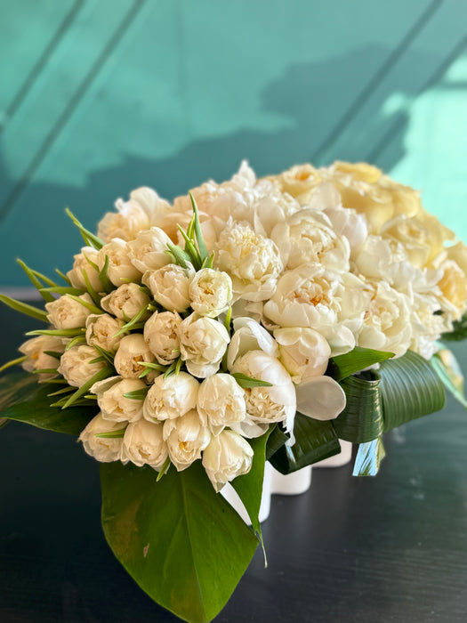 LUXURY FLOWER DESIGN WITH PEONIES, ROSES AND TULIPS