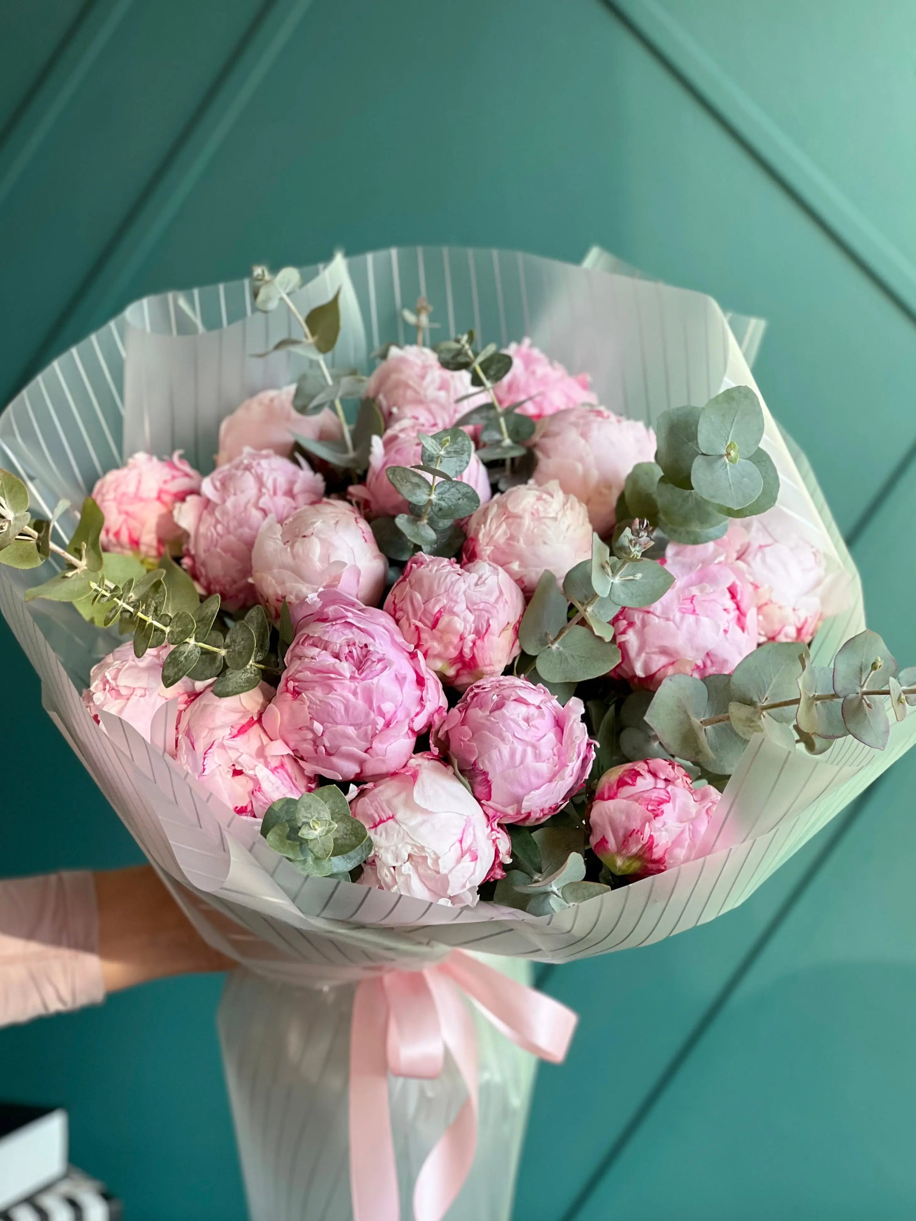 19 Peonies Bouquet | Luxury Pink Peony Flowers buy online Luxury Flowers Miami