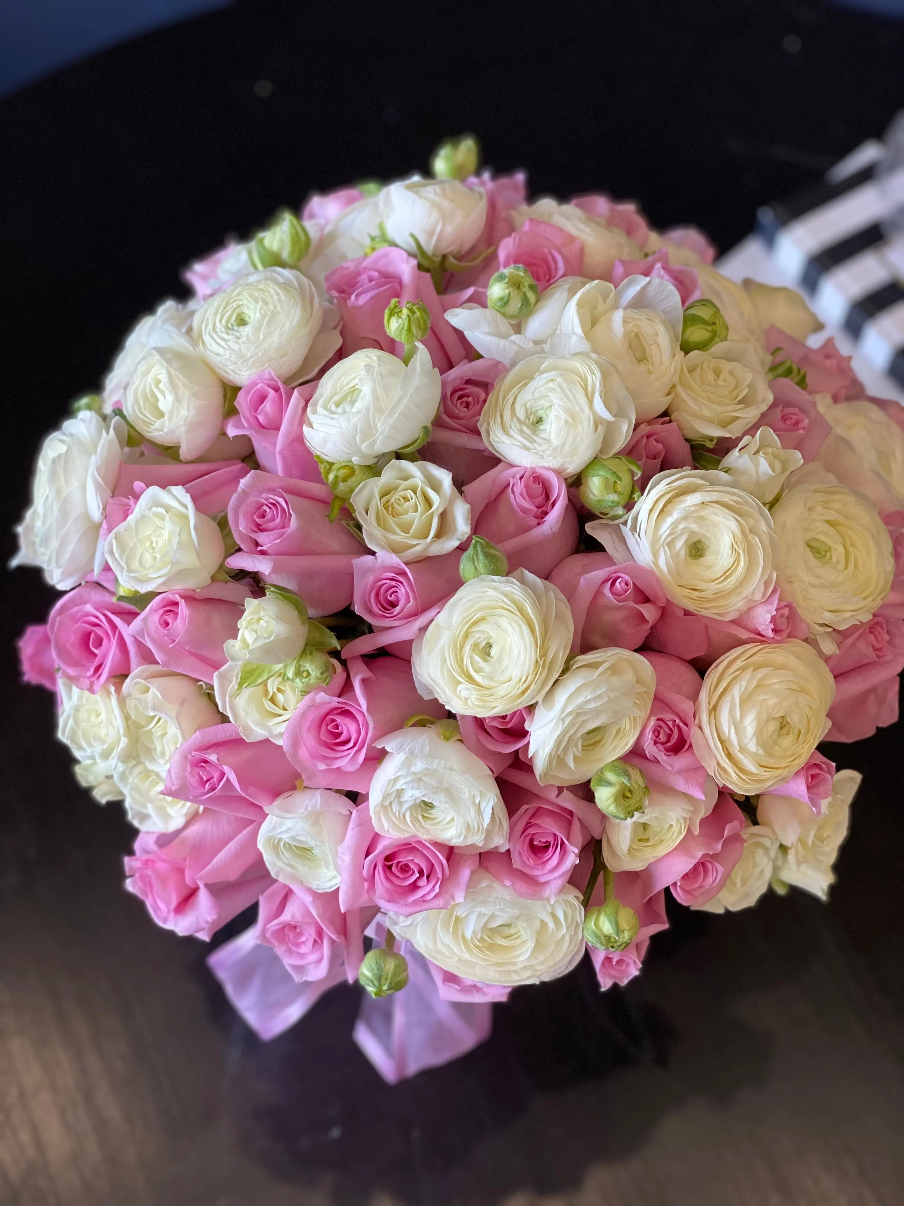 Pink Roses & Ranunculus Luxury Box | Luxury Flowers Miami buy online Luxury Flowers Miami