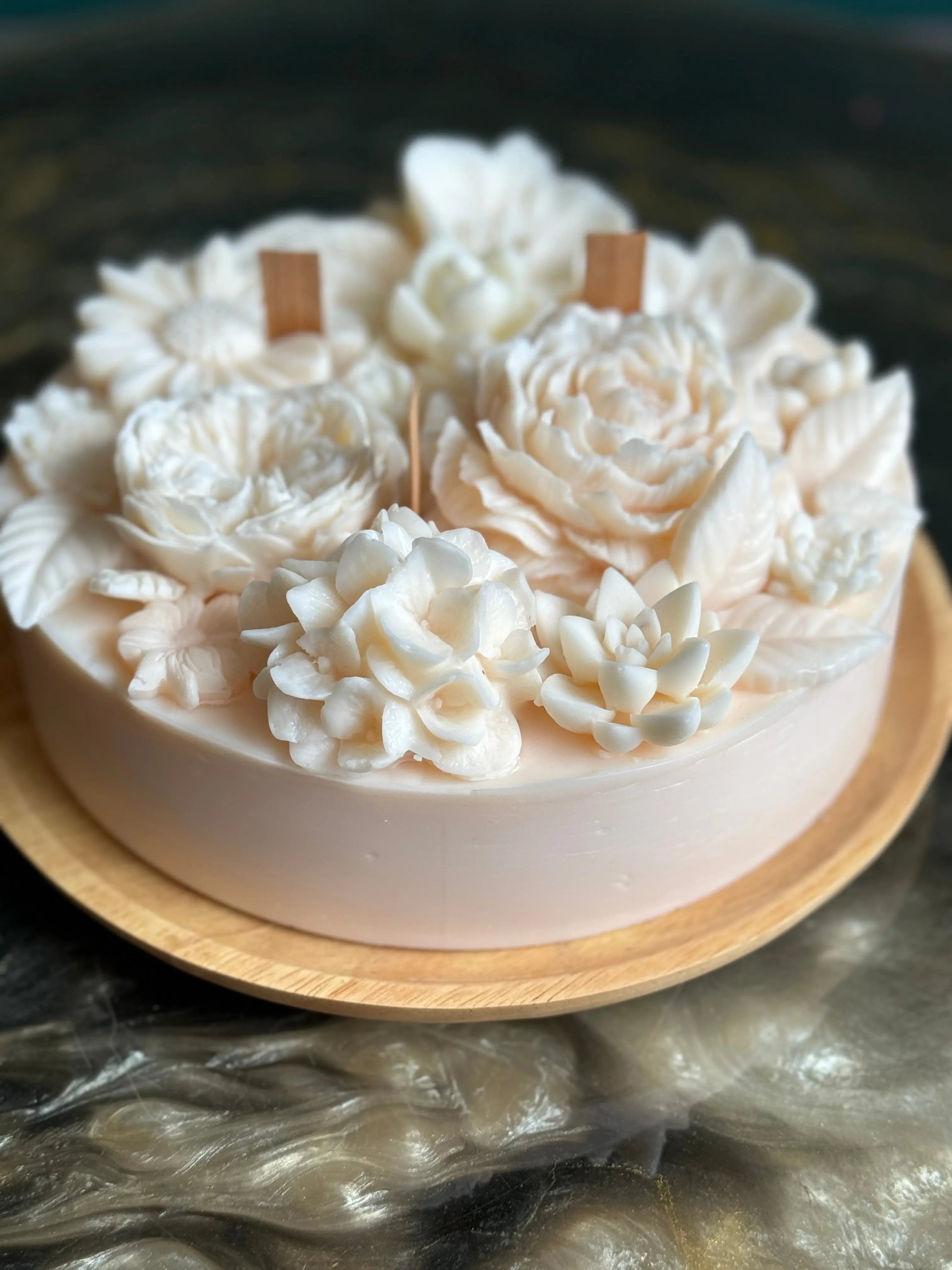 Luxury Floral Candle |Wedding & Gift Candle buy online Luxury Flowers Miami