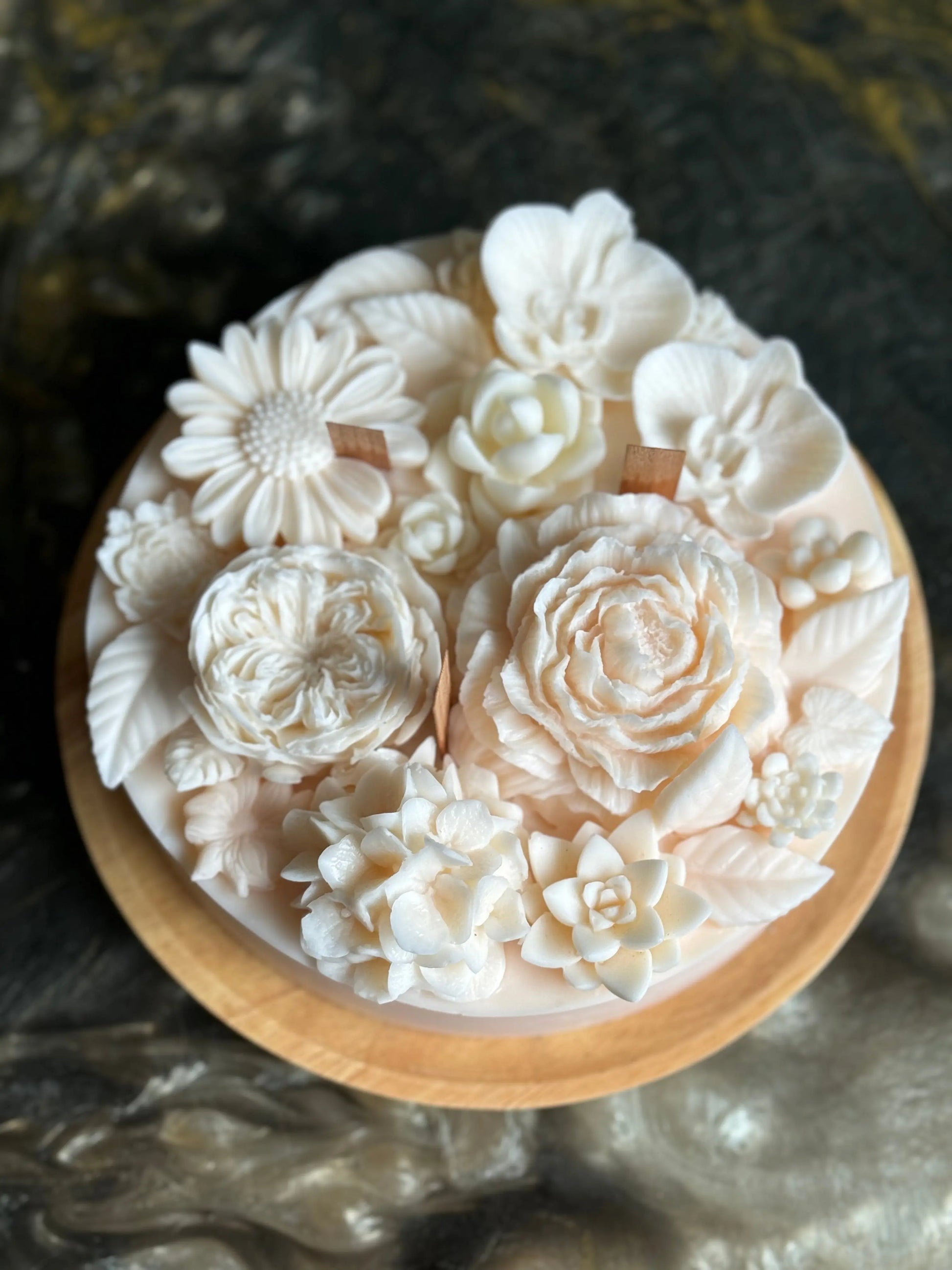 Luxury Floral Candle |Wedding & Gift Candle buy online Luxury Flowers Miami