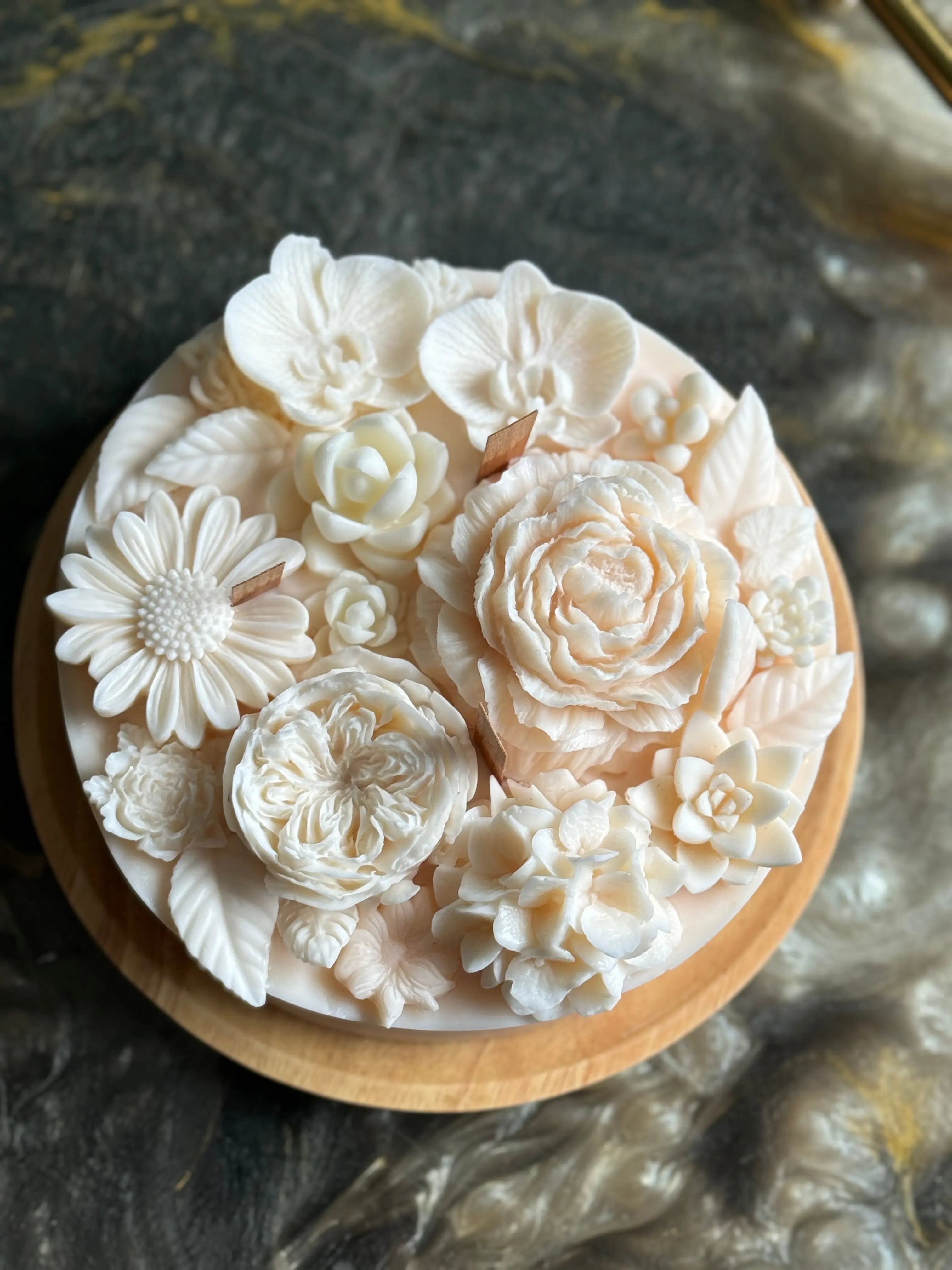 Luxury Floral Candle |Wedding & Gift Candle buy online Luxury Flowers Miami