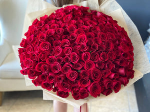 100 Red Roses Bouquet | Luxury Flower Delivery Miami buy online Luxury Flowers Miami