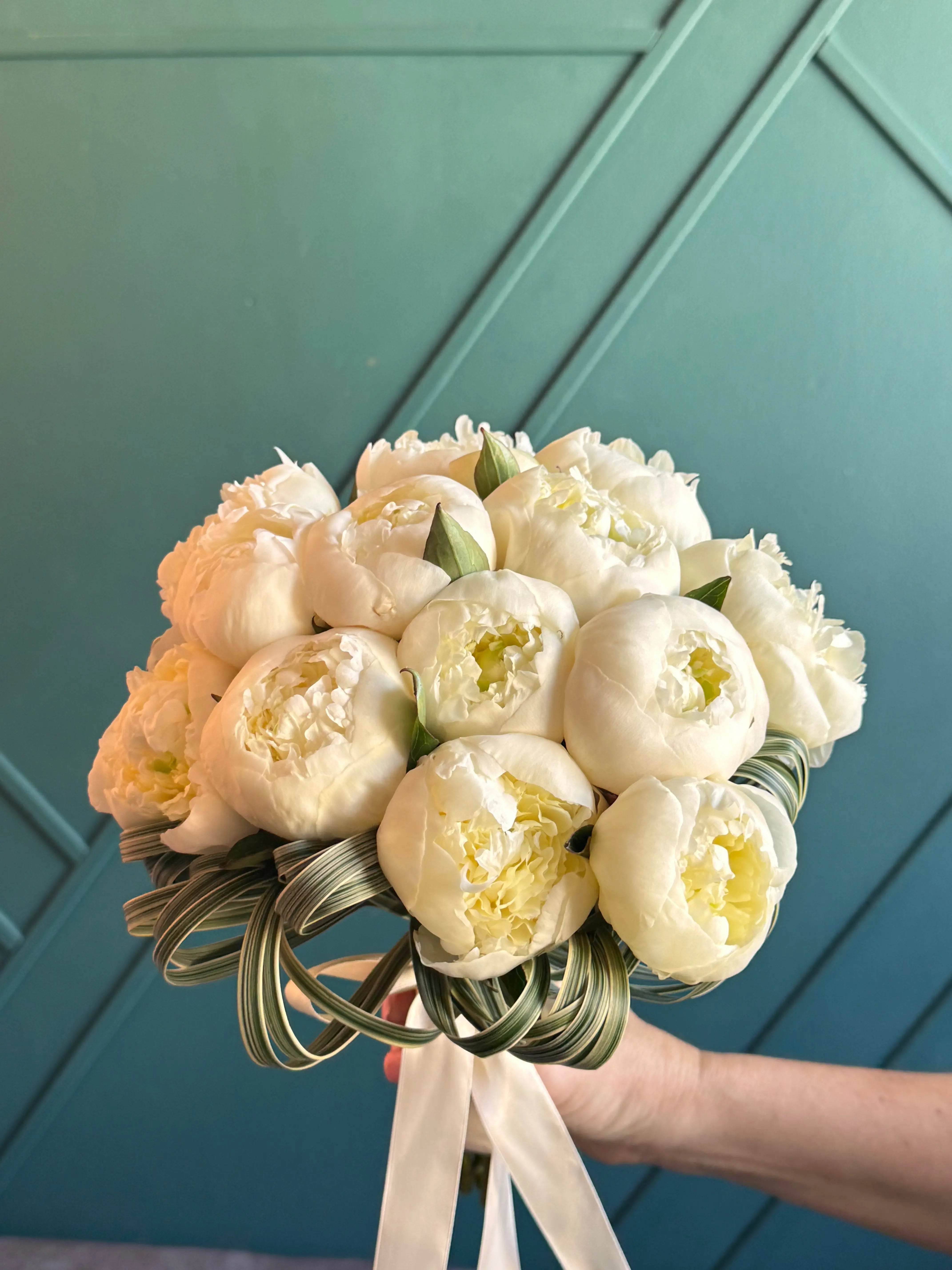 Peonies Bridal Bouquet buy online Luxury Flowers Miami